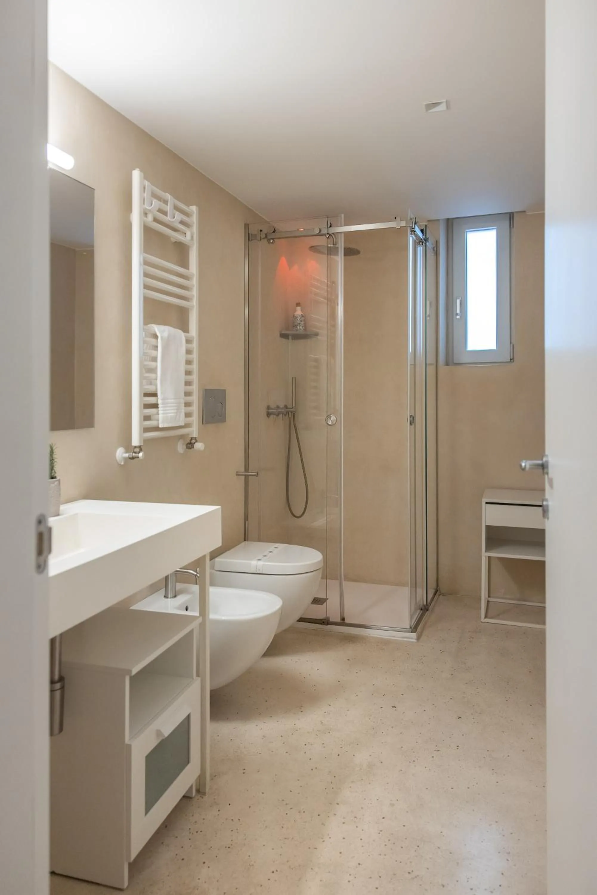 Shower in MandorleOlio