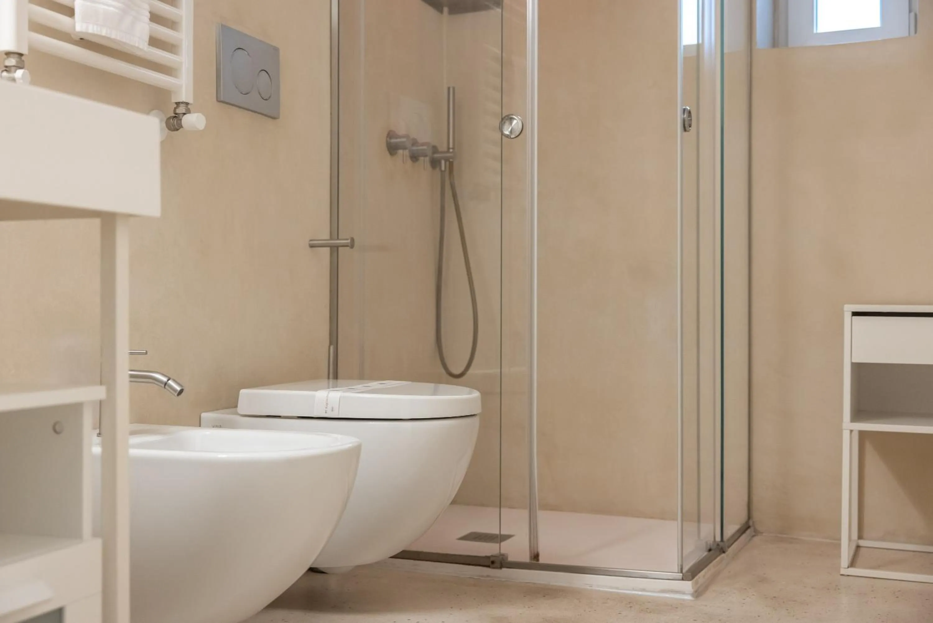 Shower in MandorleOlio