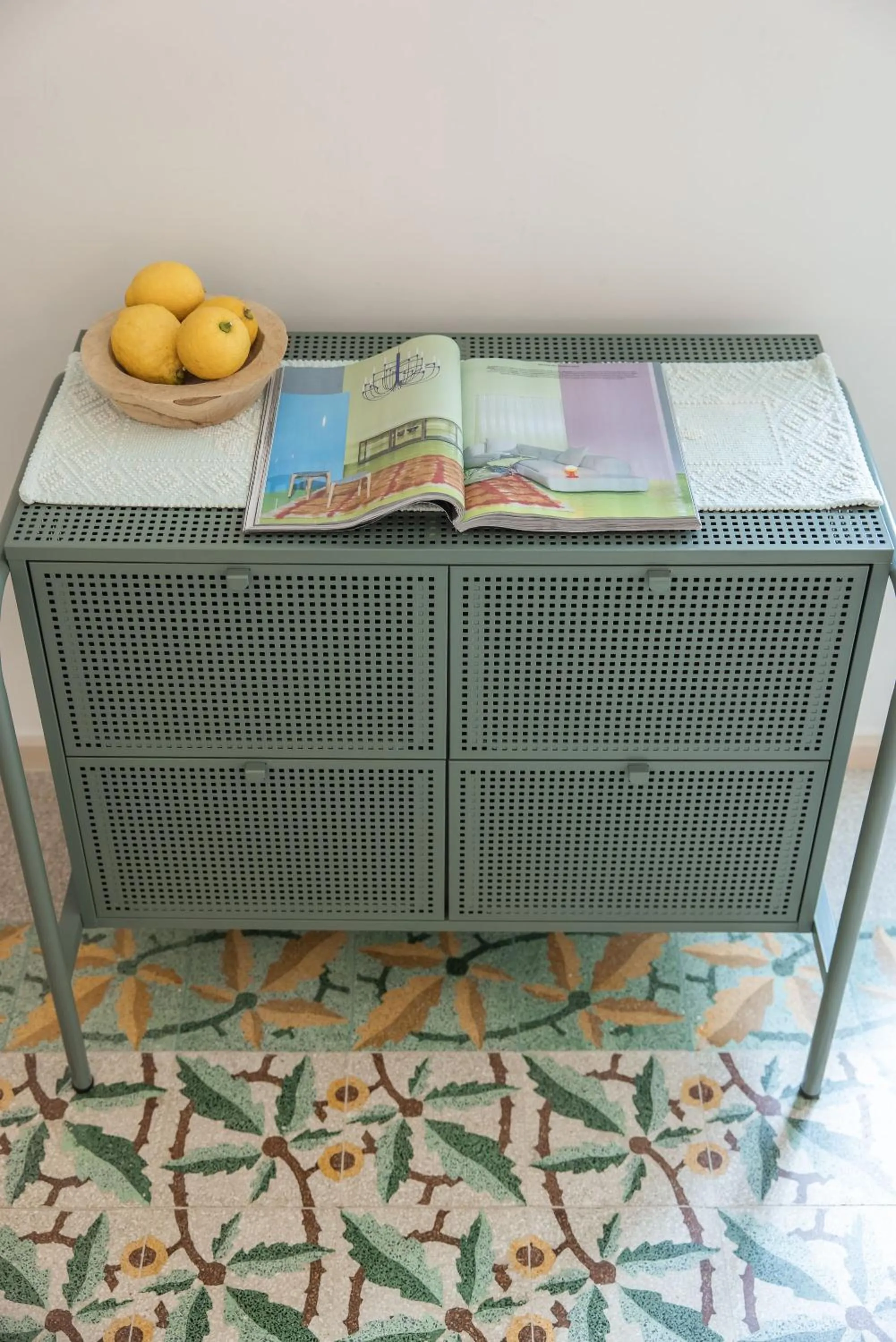 Decorative detail in MandorleOlio