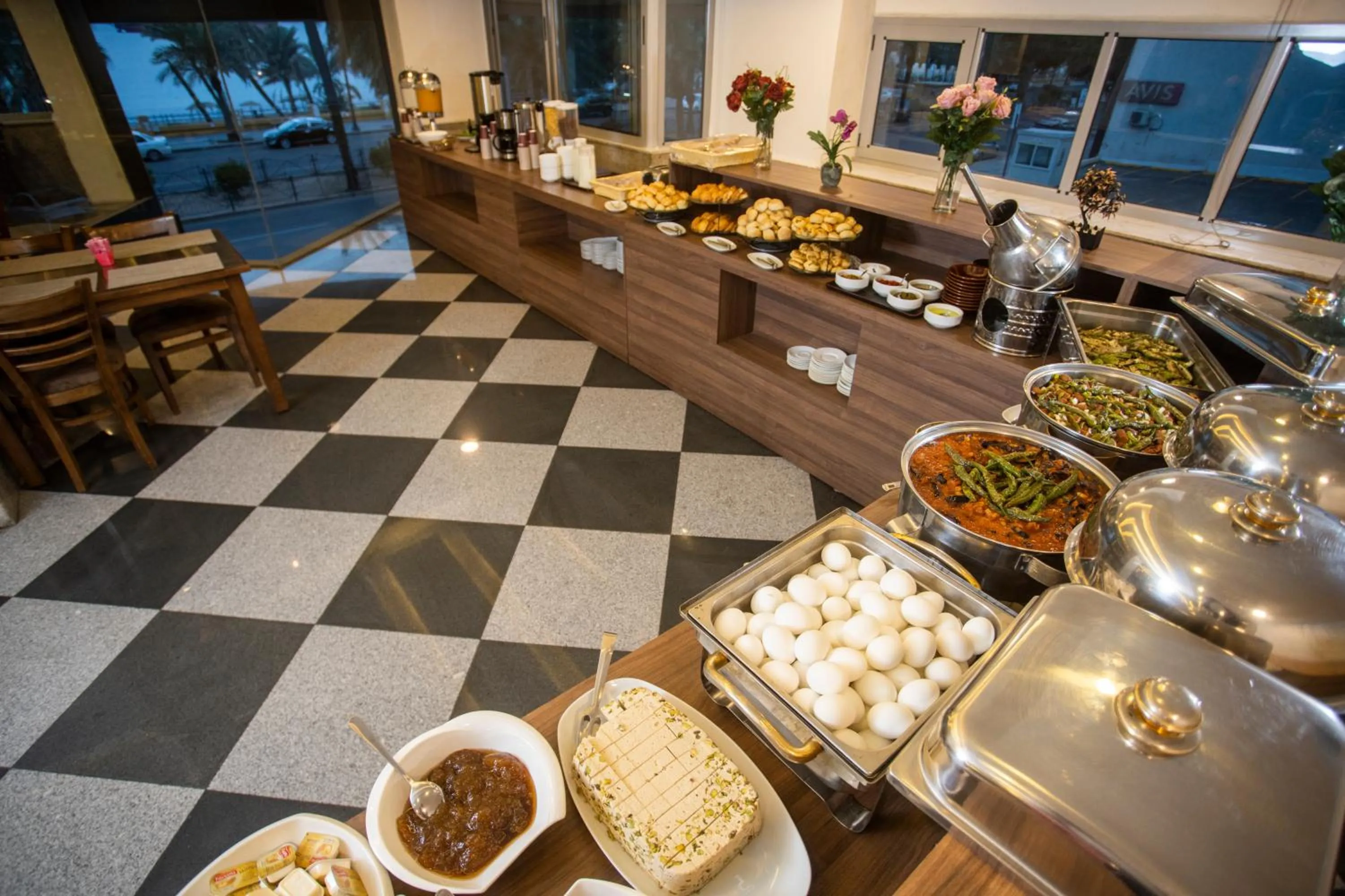 Restaurant/places to eat in Nairoukh Hotel Aqaba