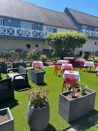 Garden in Contact hôtel - Hôtel Les Bleuets & SPA