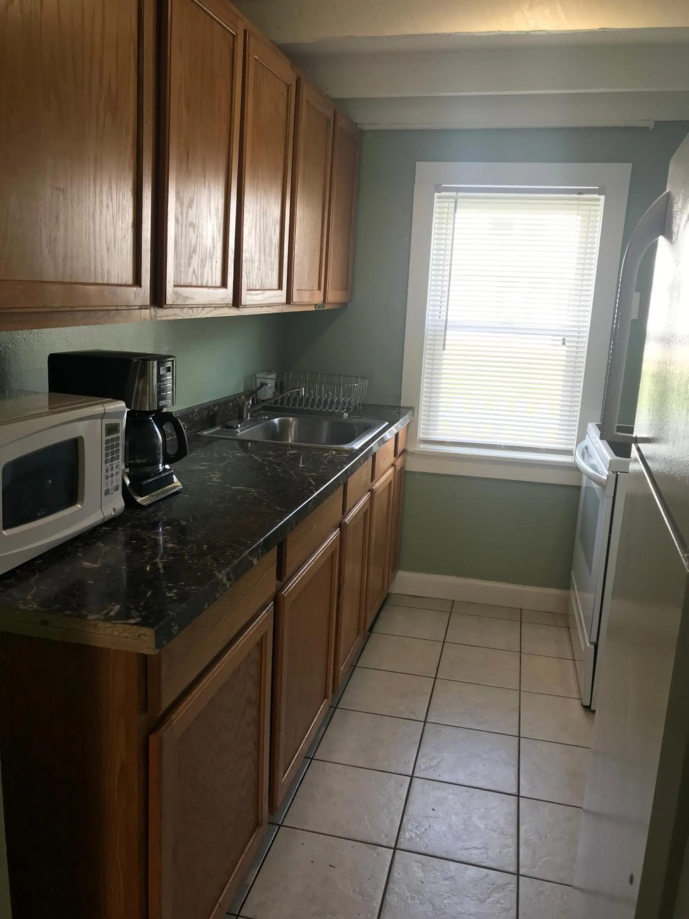 Kitchen or kitchenette in Mallard Apartments