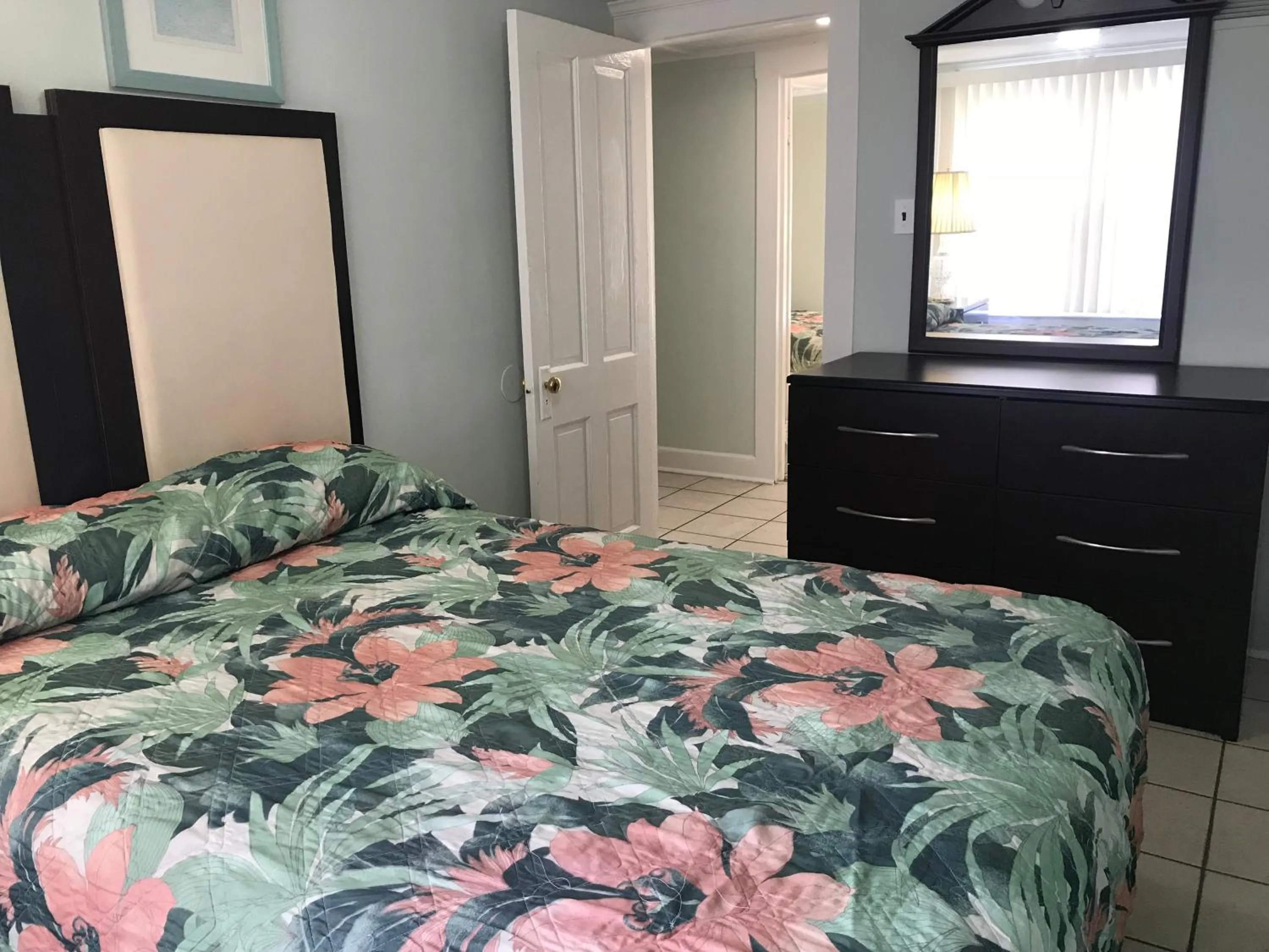 Bedroom, Bed in Mallard Apartments