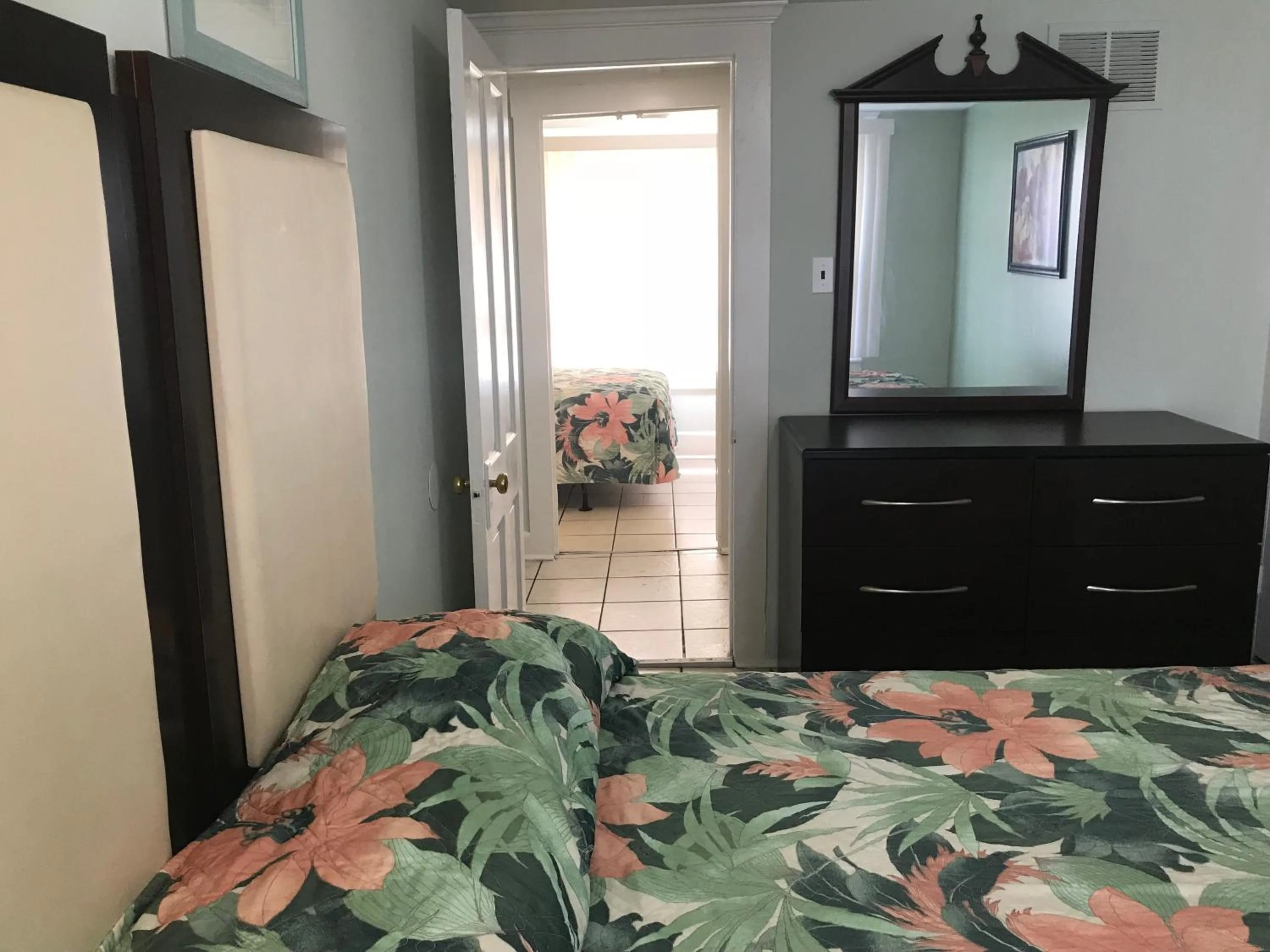 Bedroom, Bed in Mallard Apartments