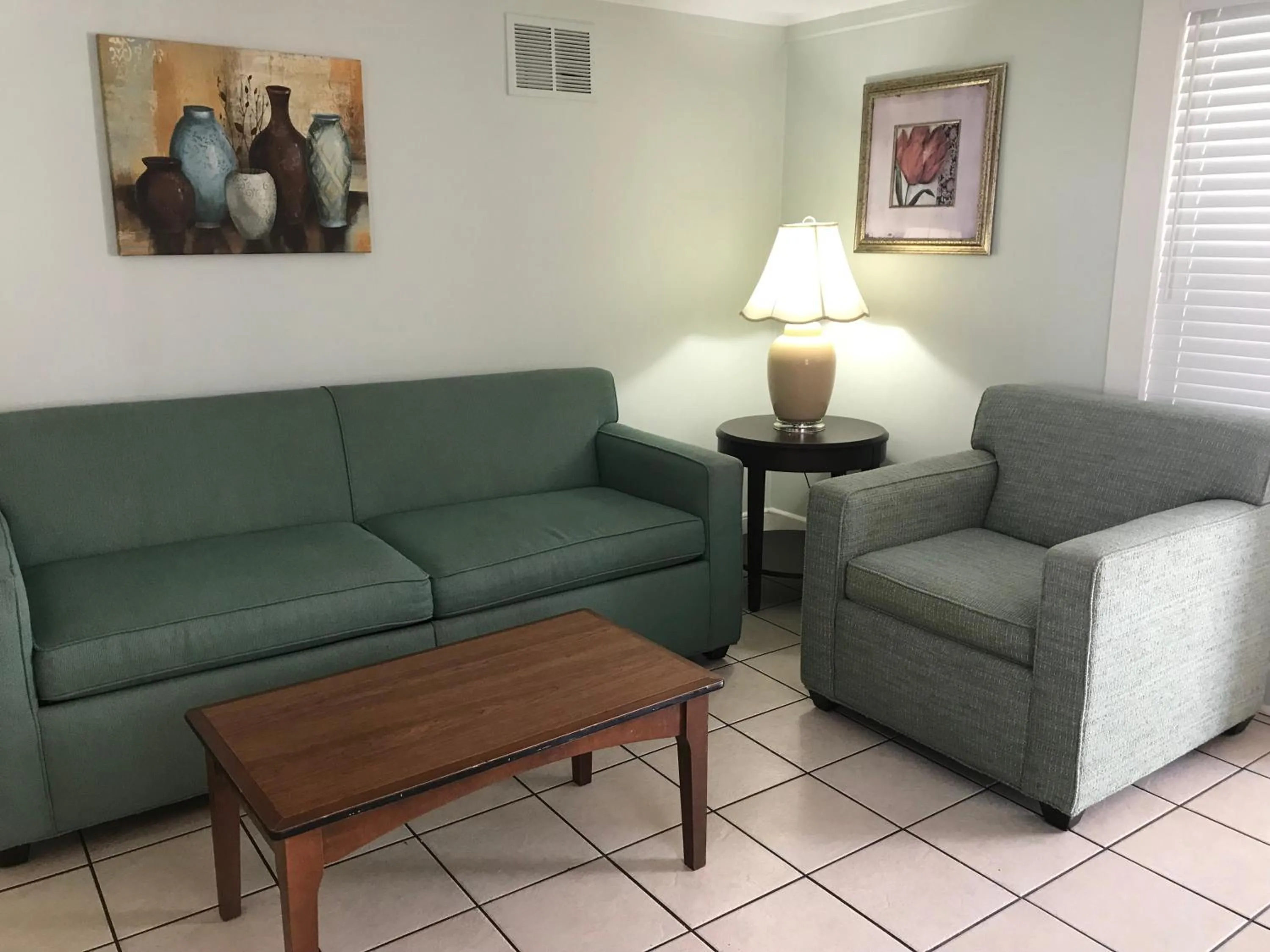Living room in Mallard Apartments
