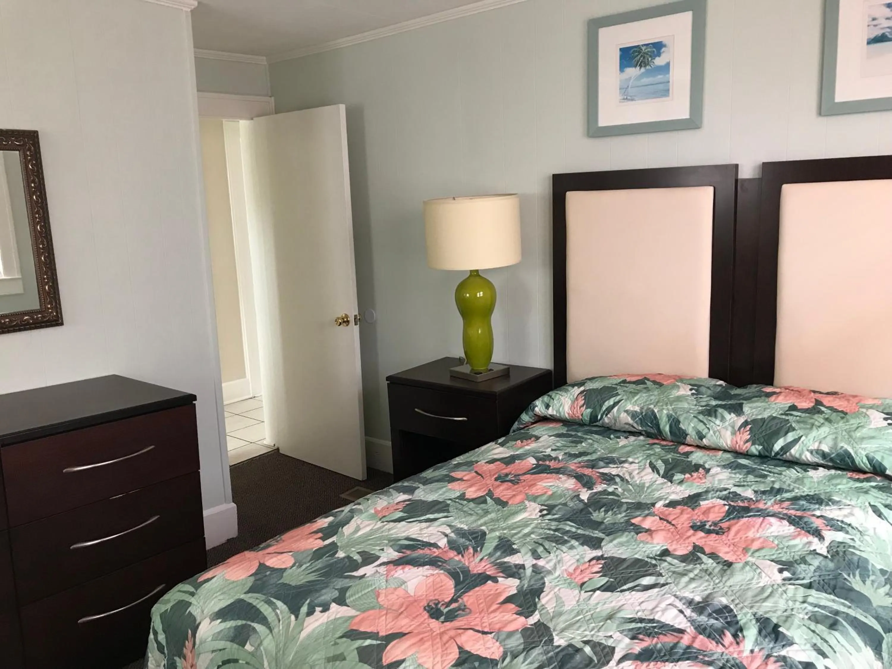 Bedroom, Bed in Mallard Apartments