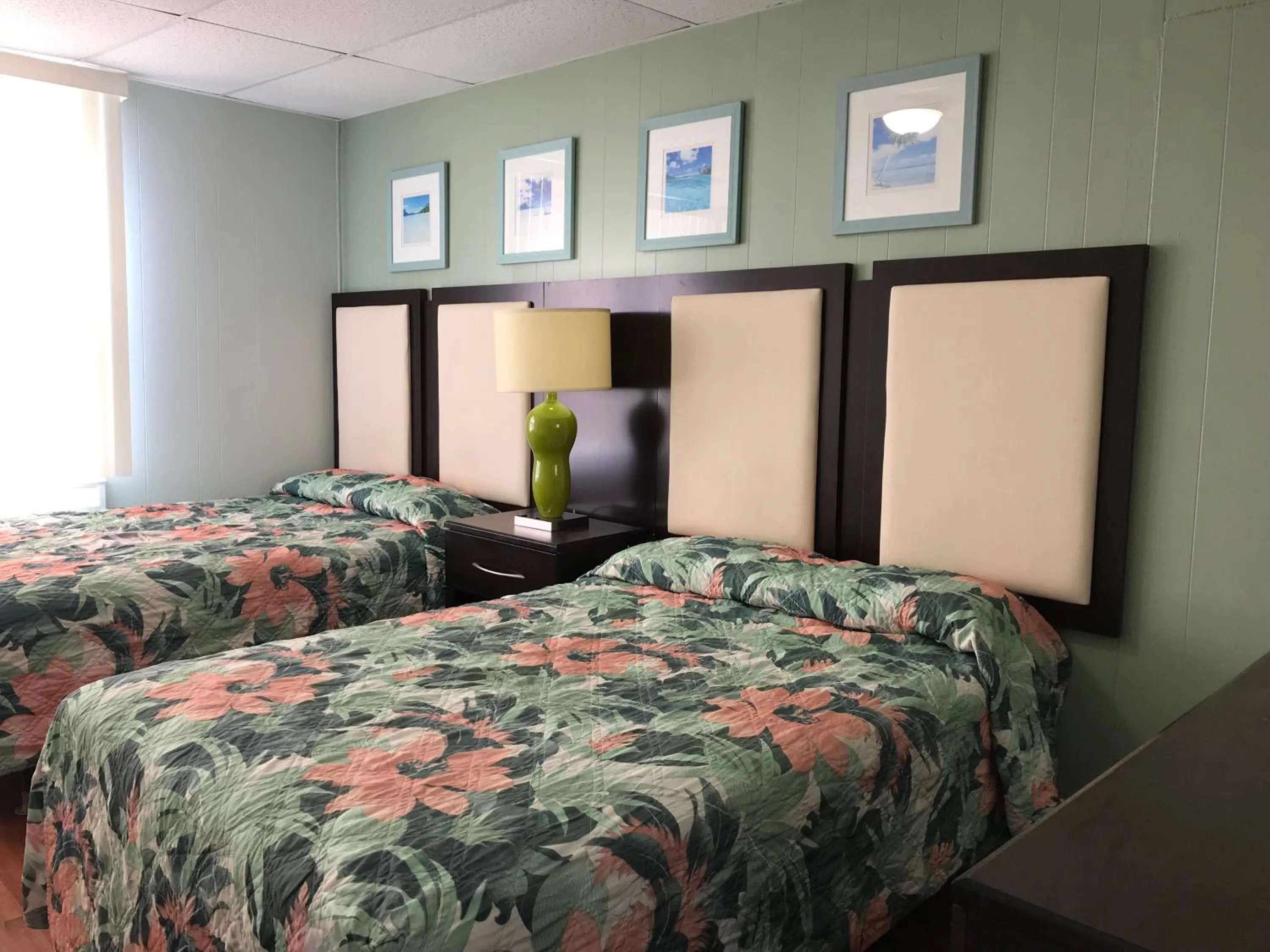 Bedroom, Bed in Mallard Apartments