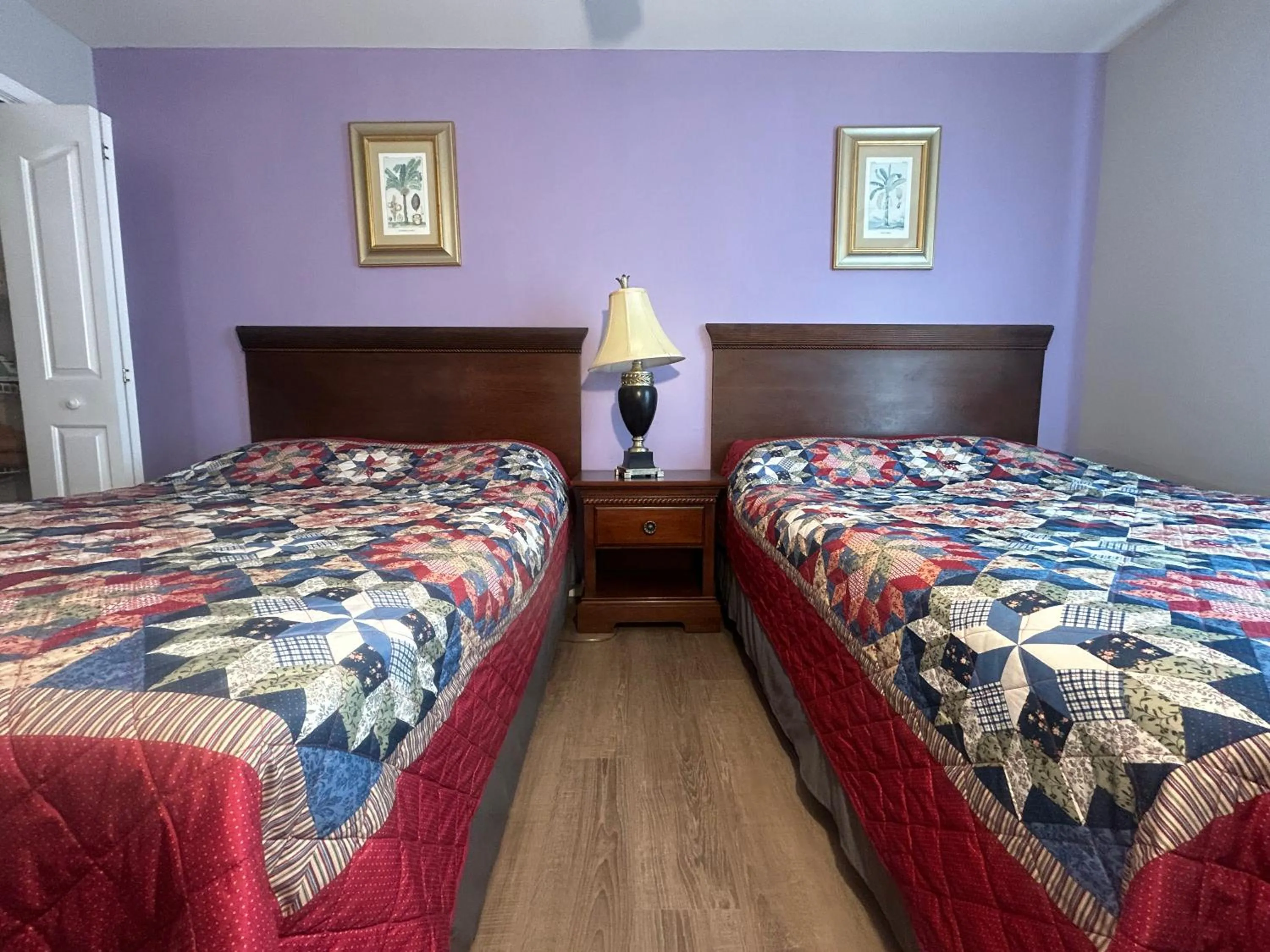 Photo of the whole room, Bed in Wilmington Terrace