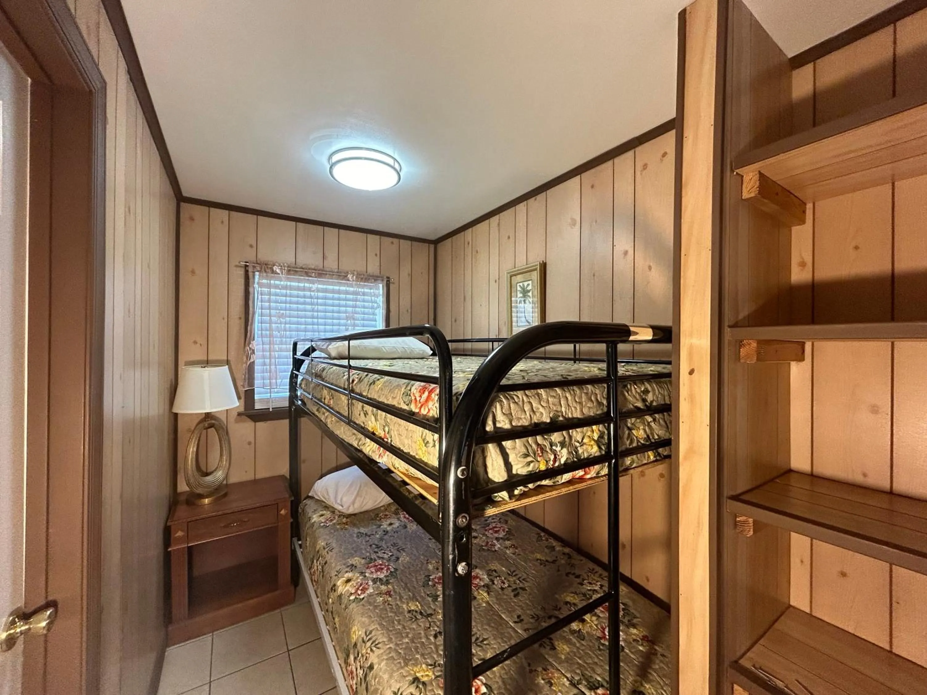 Bedroom, Bed in Wilmington Terrace