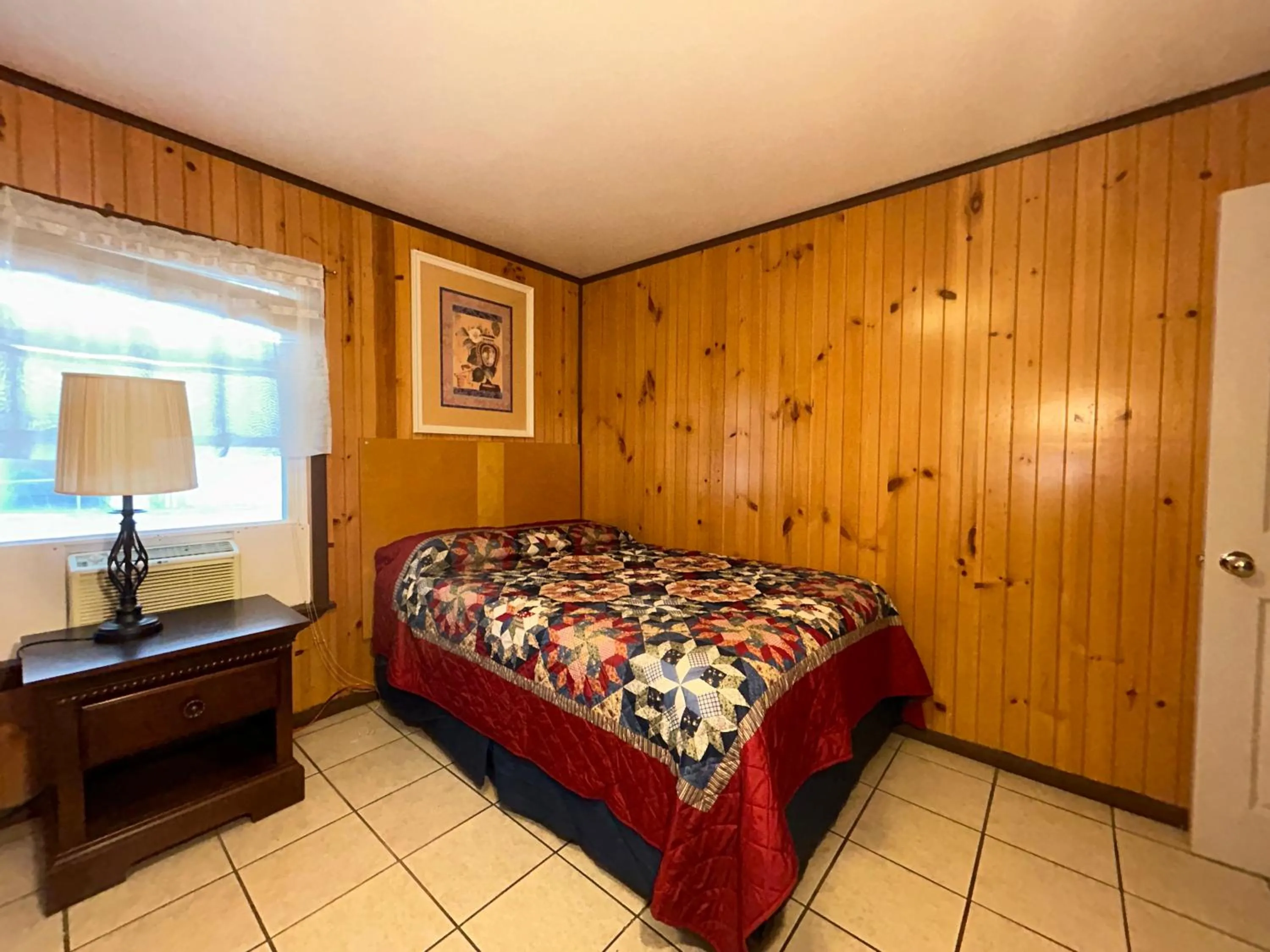 Bed in Wilmington Terrace