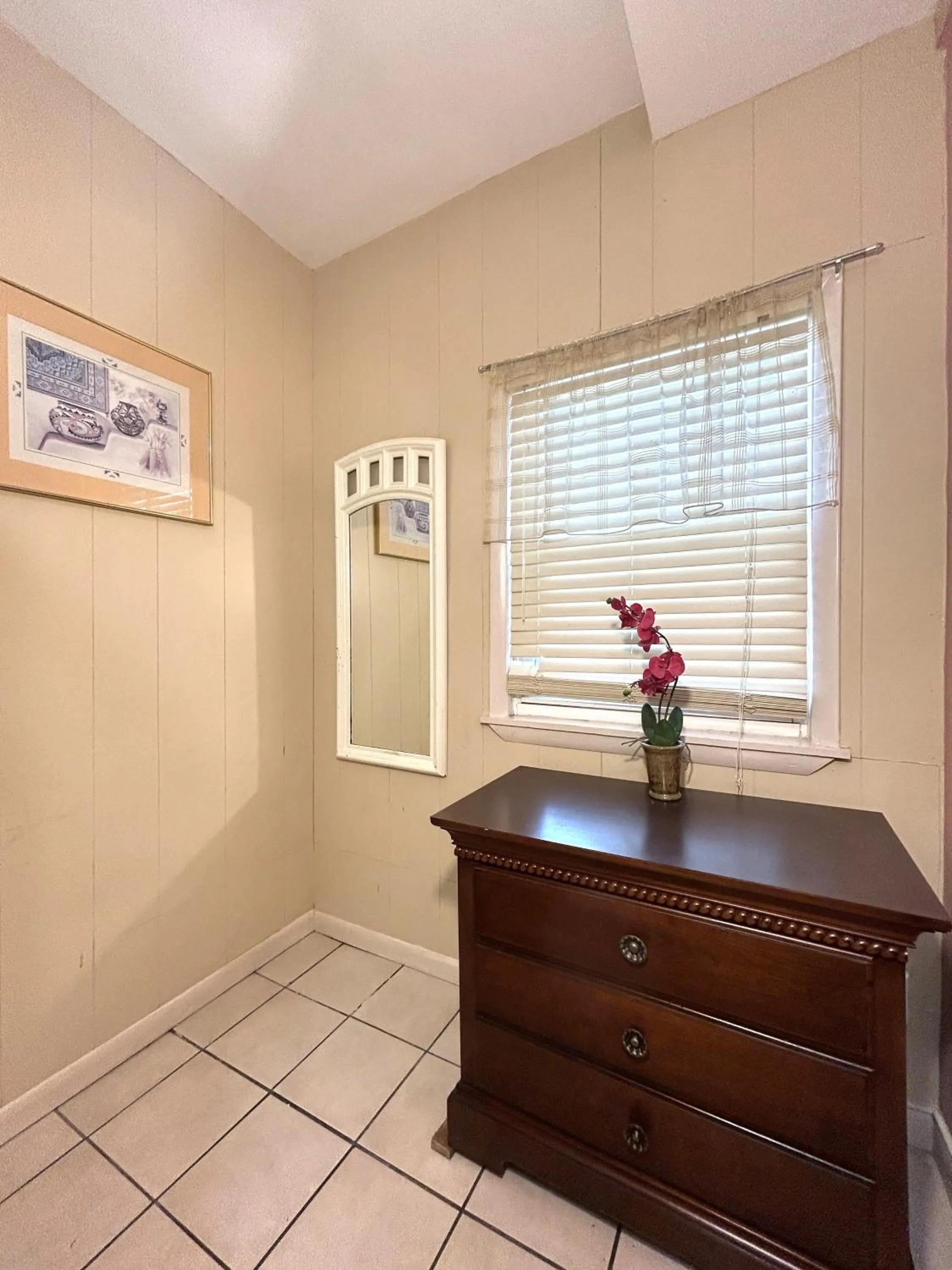 Bedroom in Wilmington Terrace