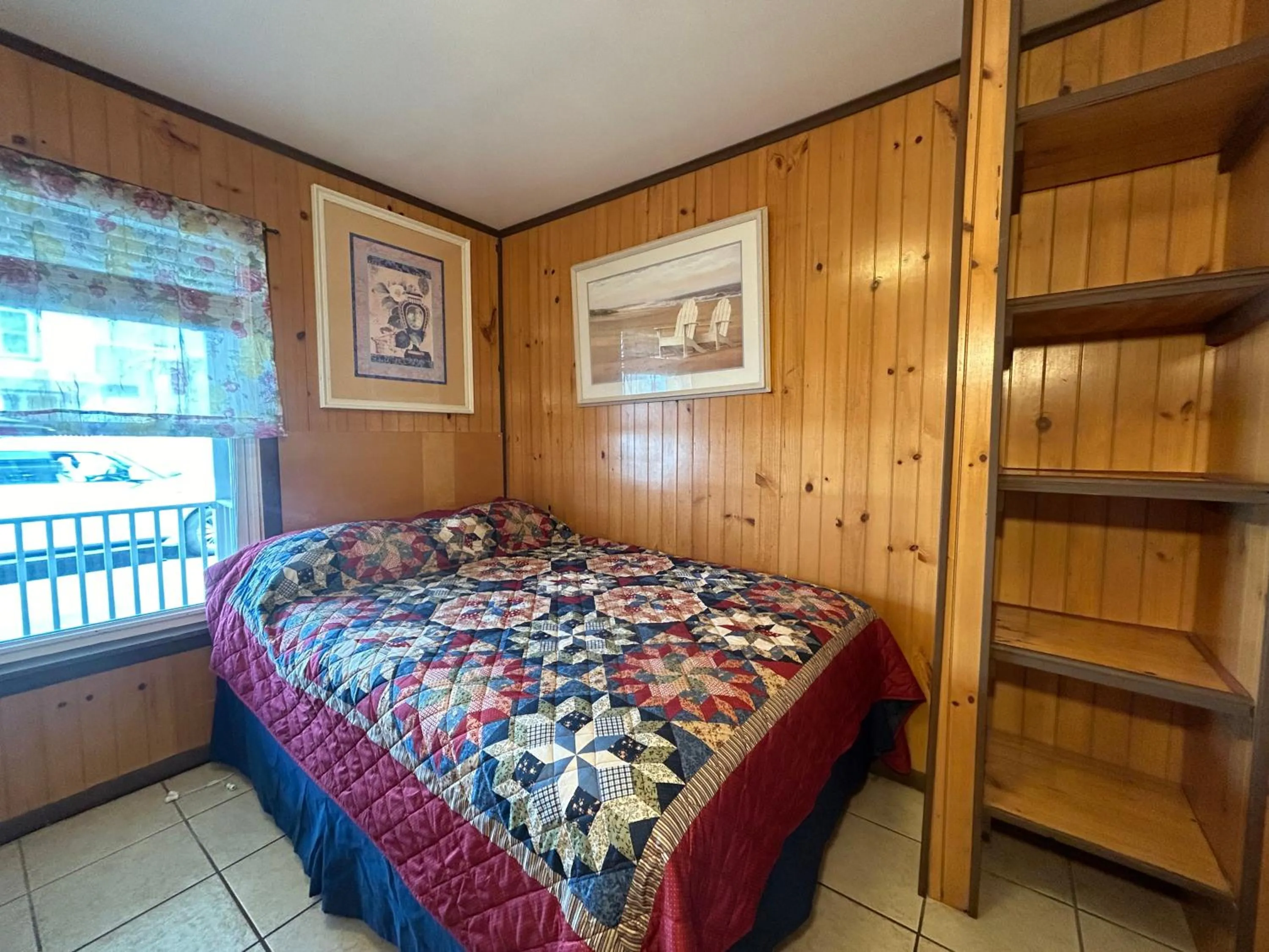 Bedroom, Bed in Wilmington Terrace