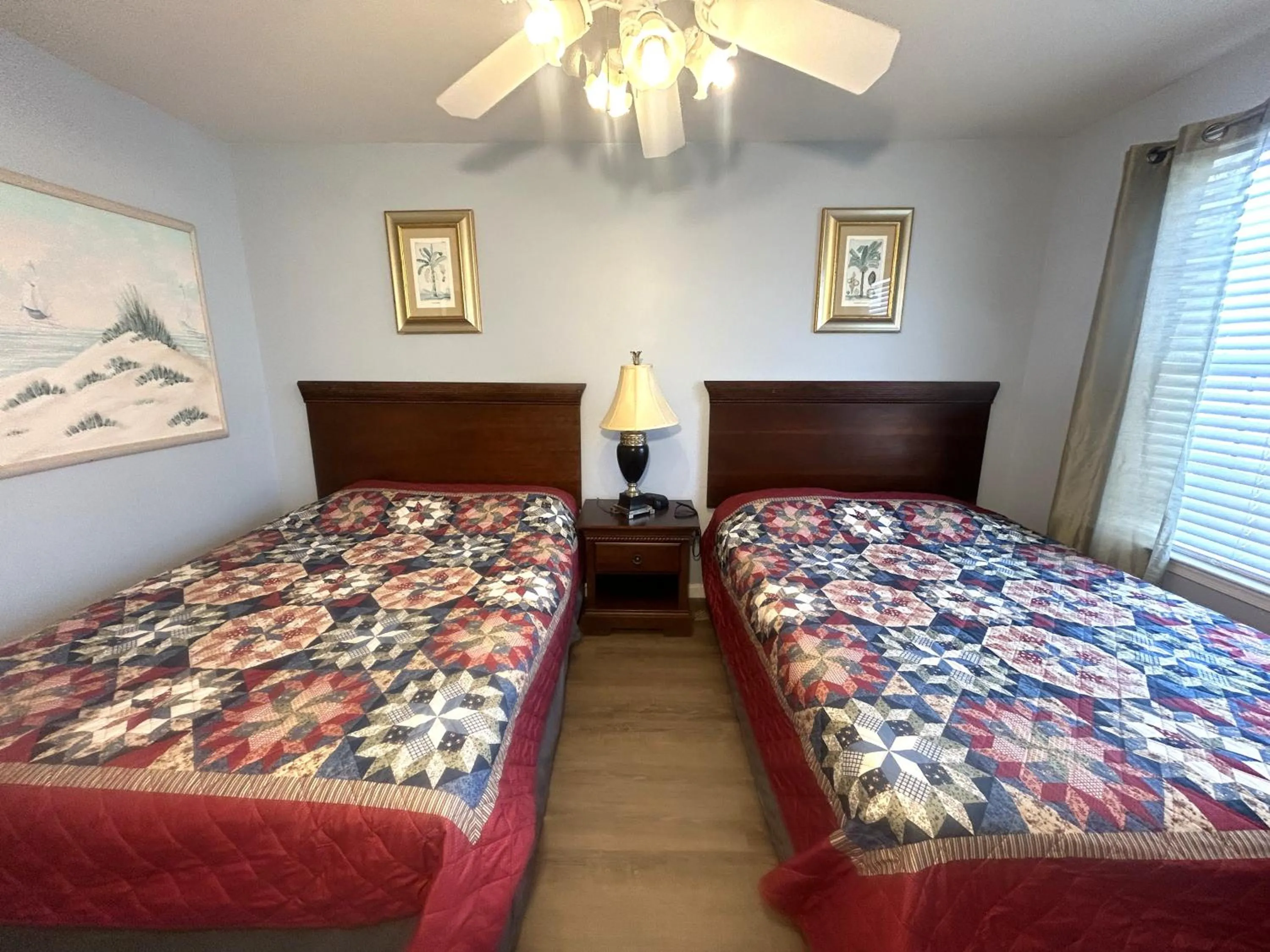 Photo of the whole room, Bed in Wilmington Terrace