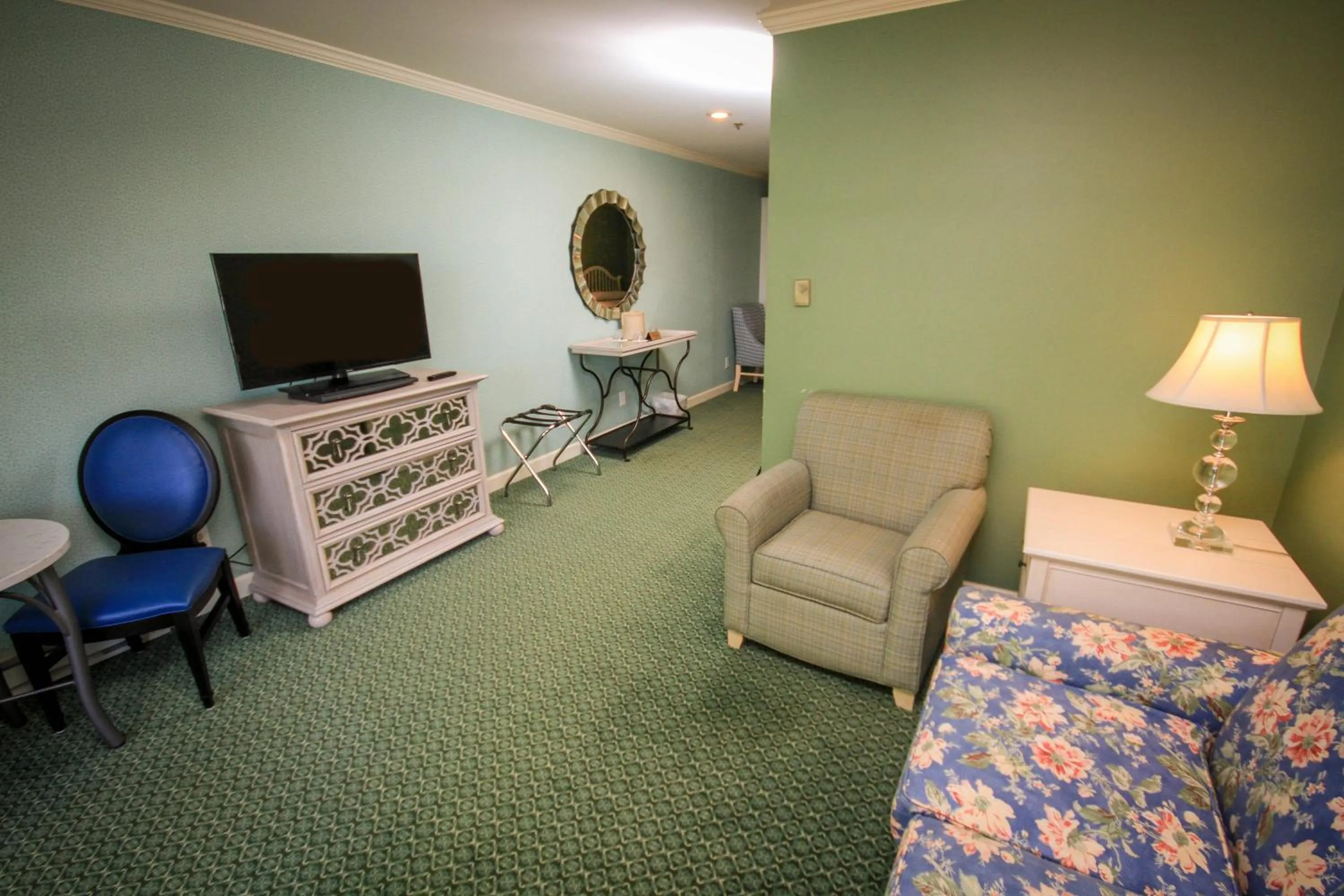 Living room in Harbour View Inn