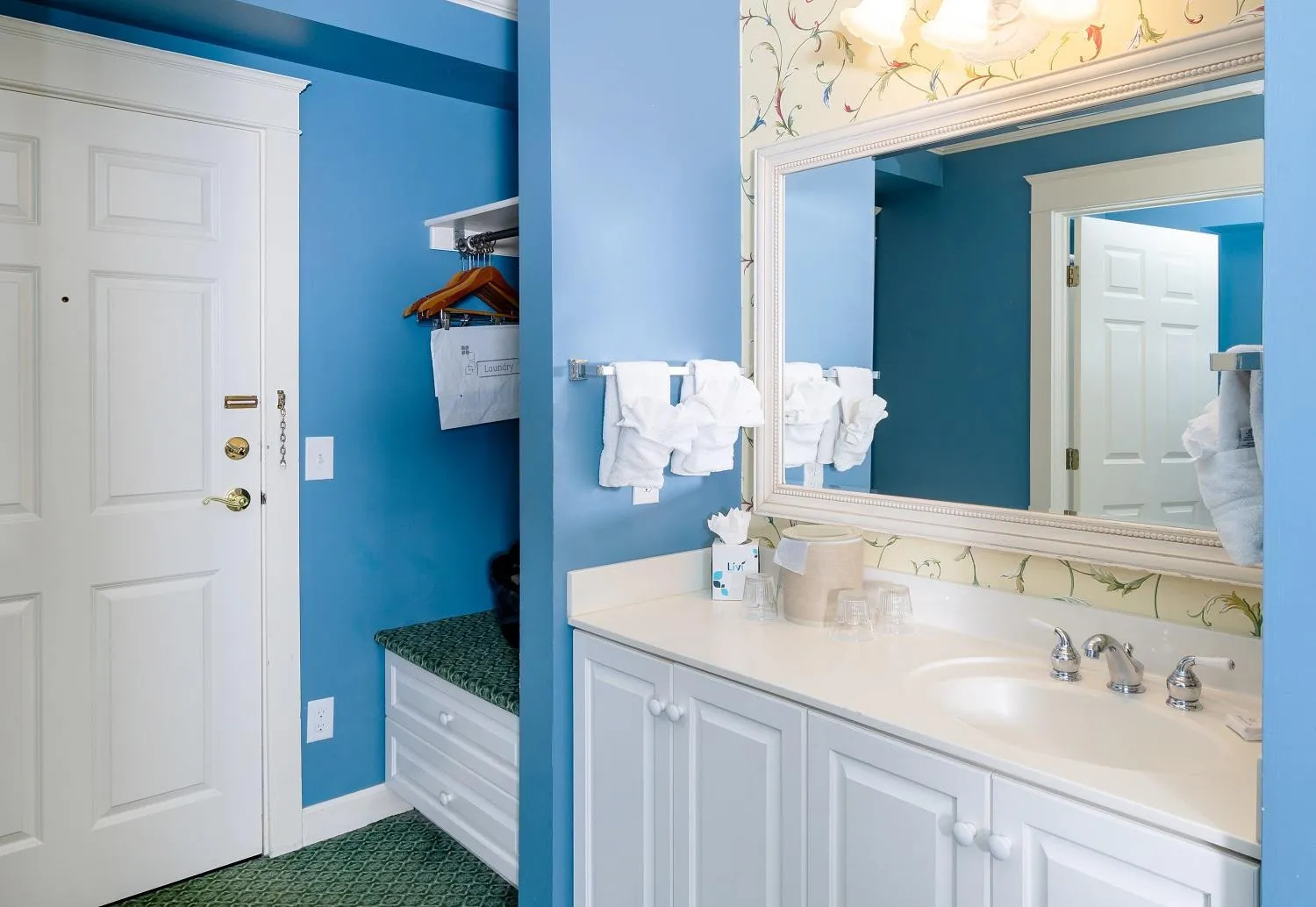 Bathroom in Harbour View Inn