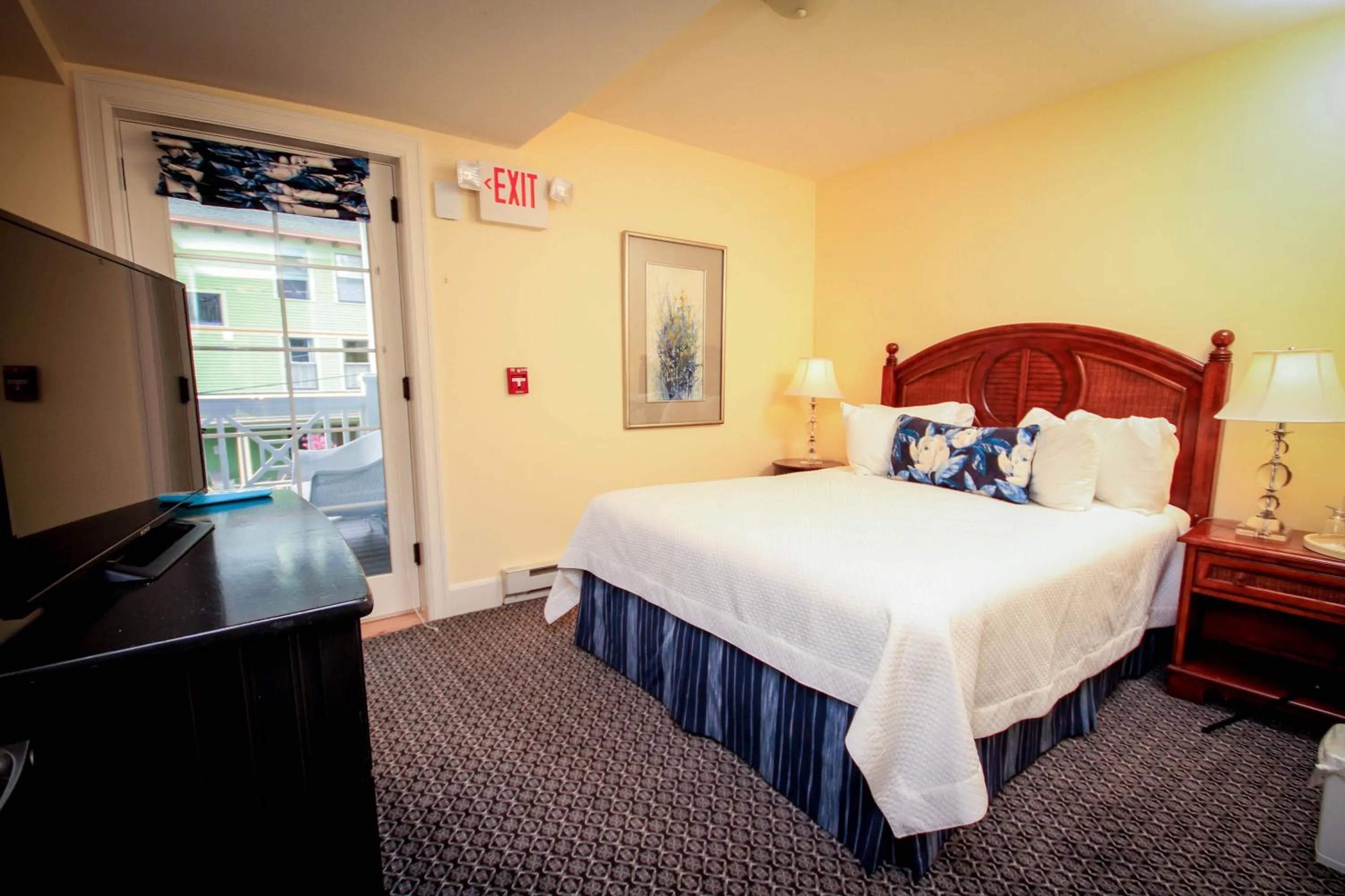 Bedroom in Harbour View Inn