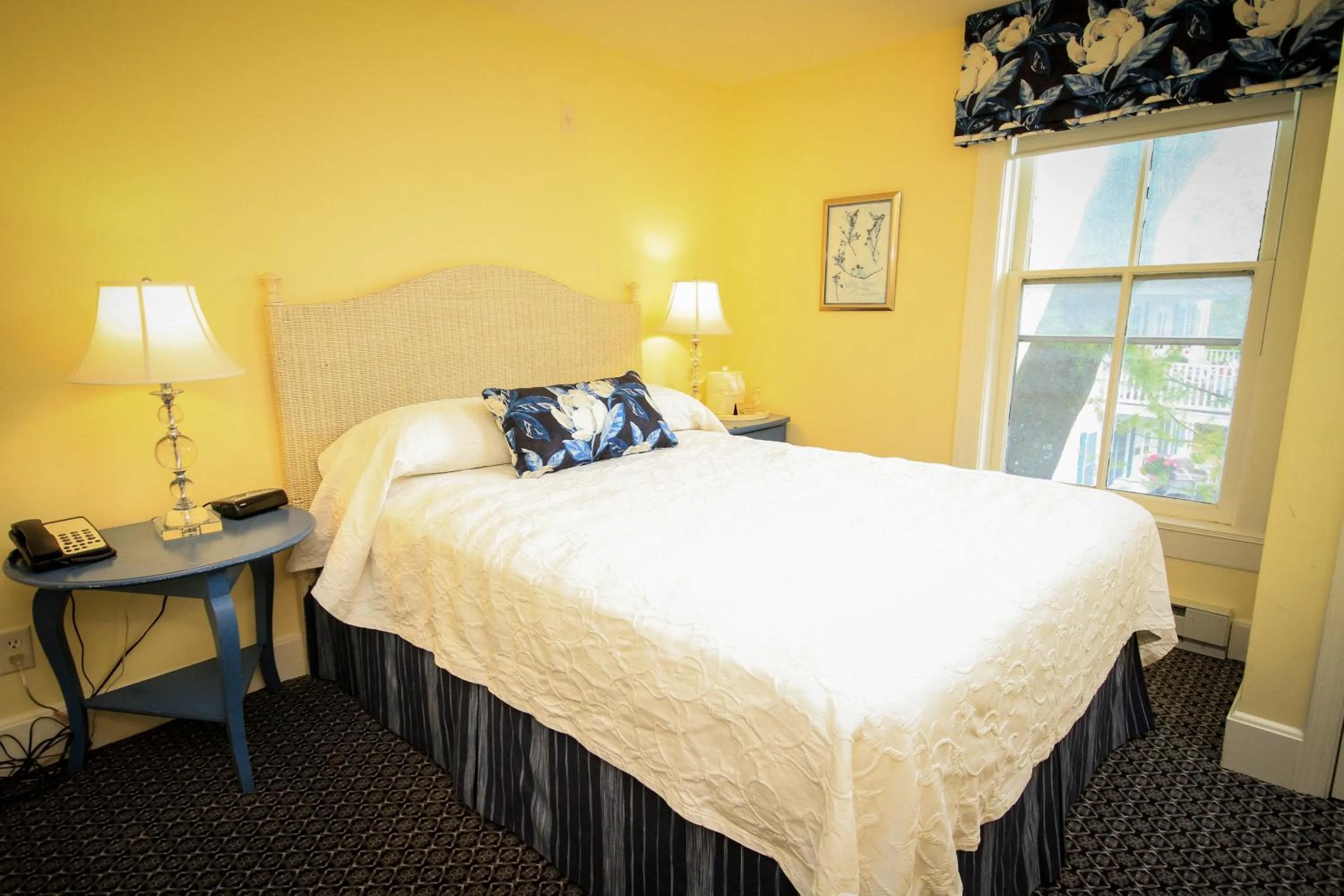 Bed in Harbour View Inn