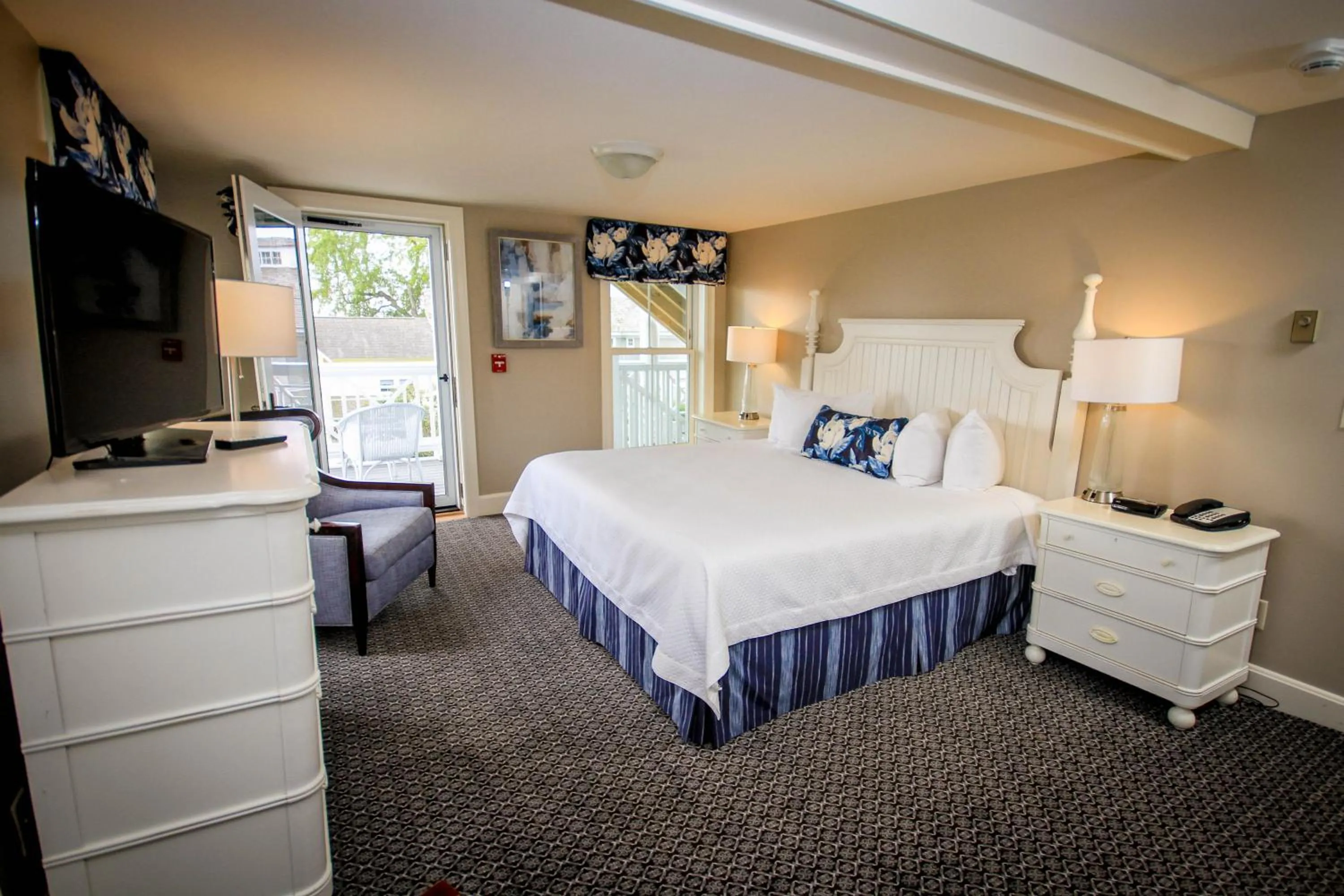 Bedroom in Harbour View Inn