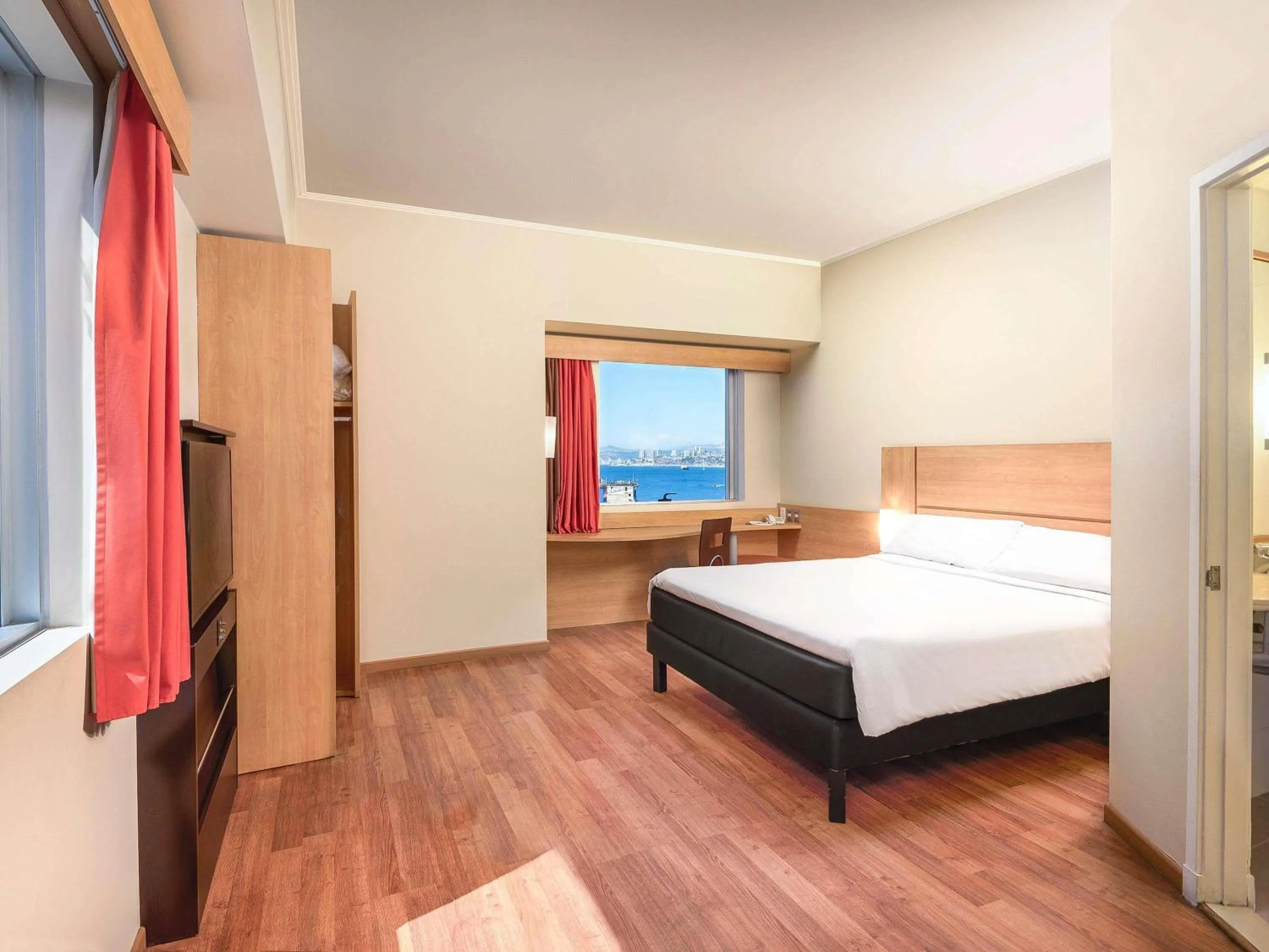 Bedroom, Bed in ibis Valparaiso