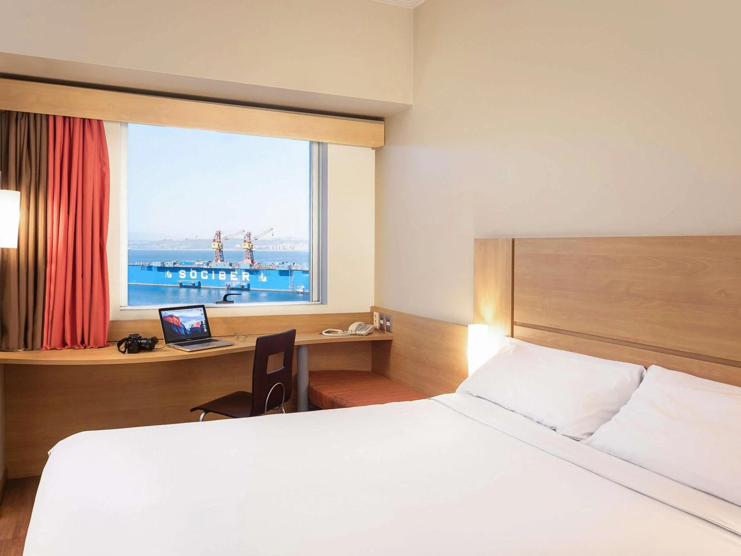 Bedroom, Bed in ibis Valparaiso