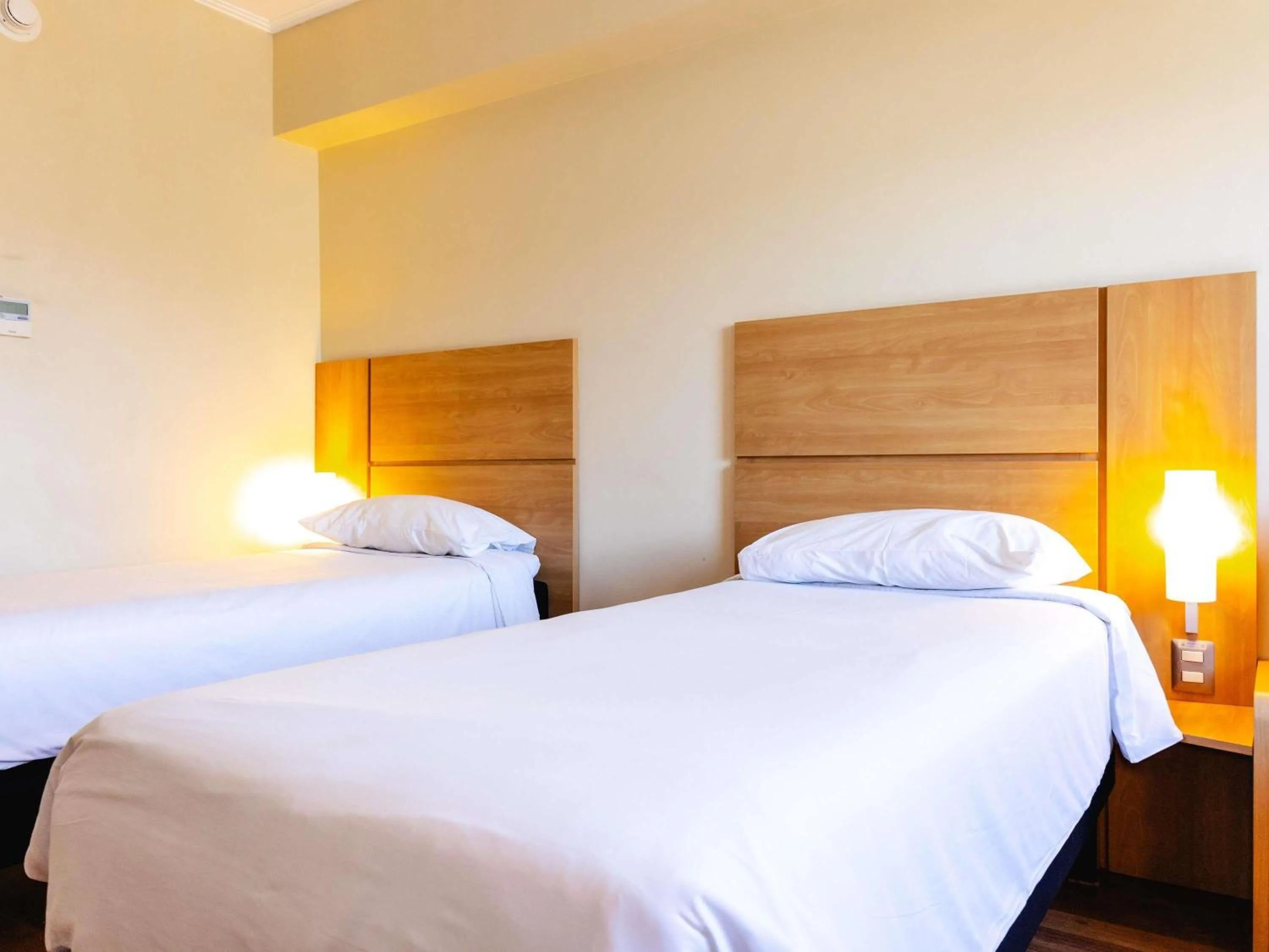 Bedroom, Bed in ibis Valparaiso