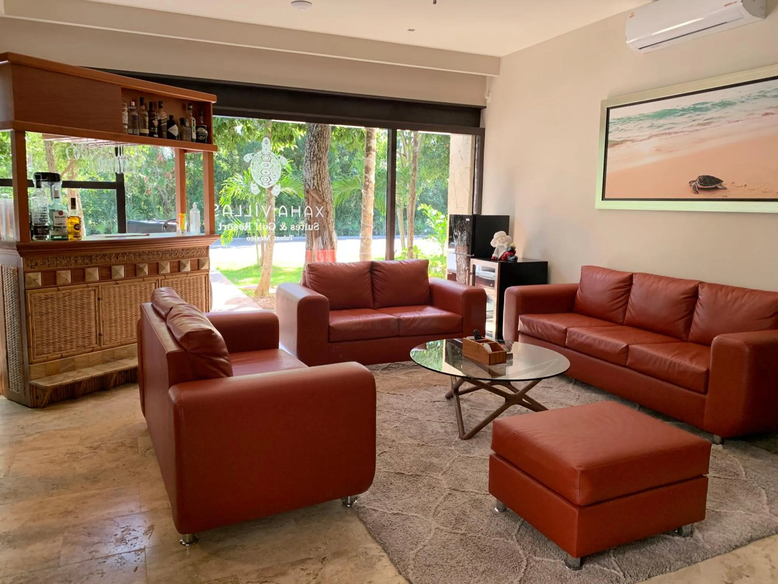 Lounge or bar in Xaha Villas Suites & Golf Resort