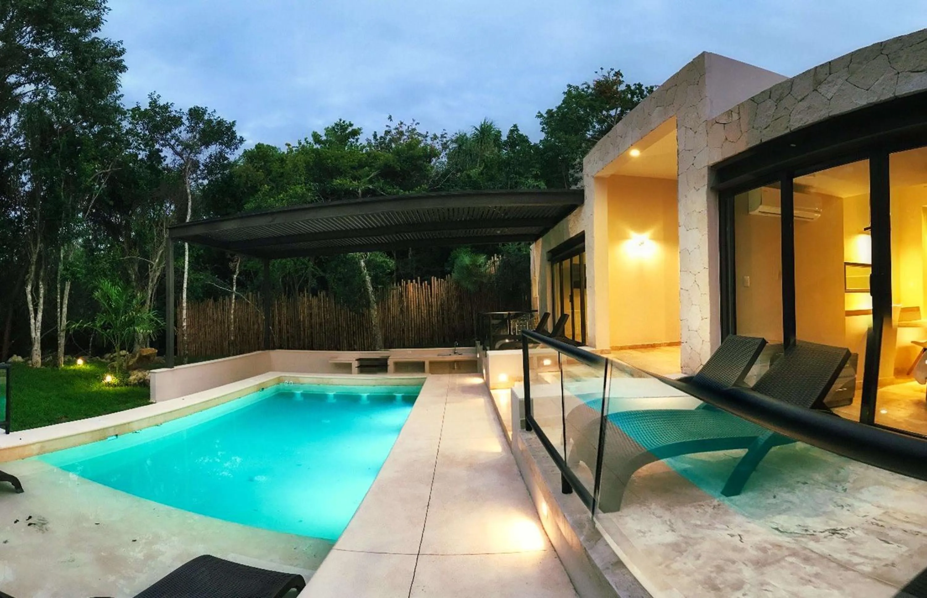 Swimming pool in Xaha Villas Suites & Golf Resort