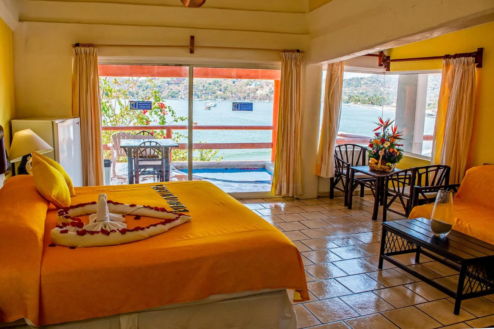 Photo of the whole room in Hotel Casa Sun and Moon