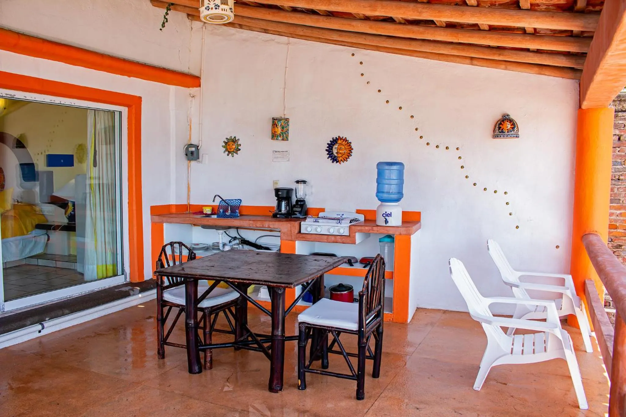 Photo of the whole room in Hotel Casa Sun and Moon