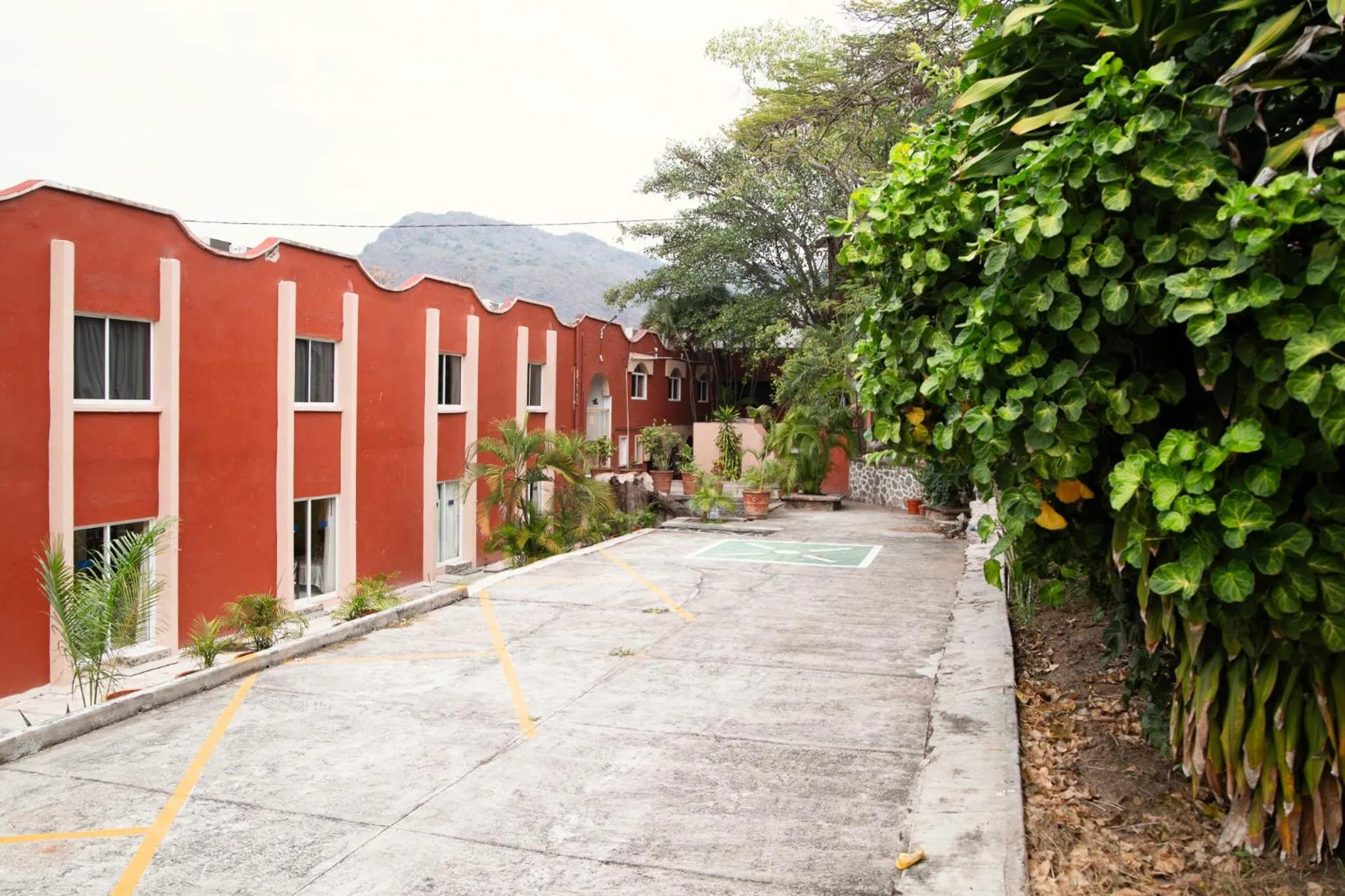 Parking in Hotel Zihua Caracol