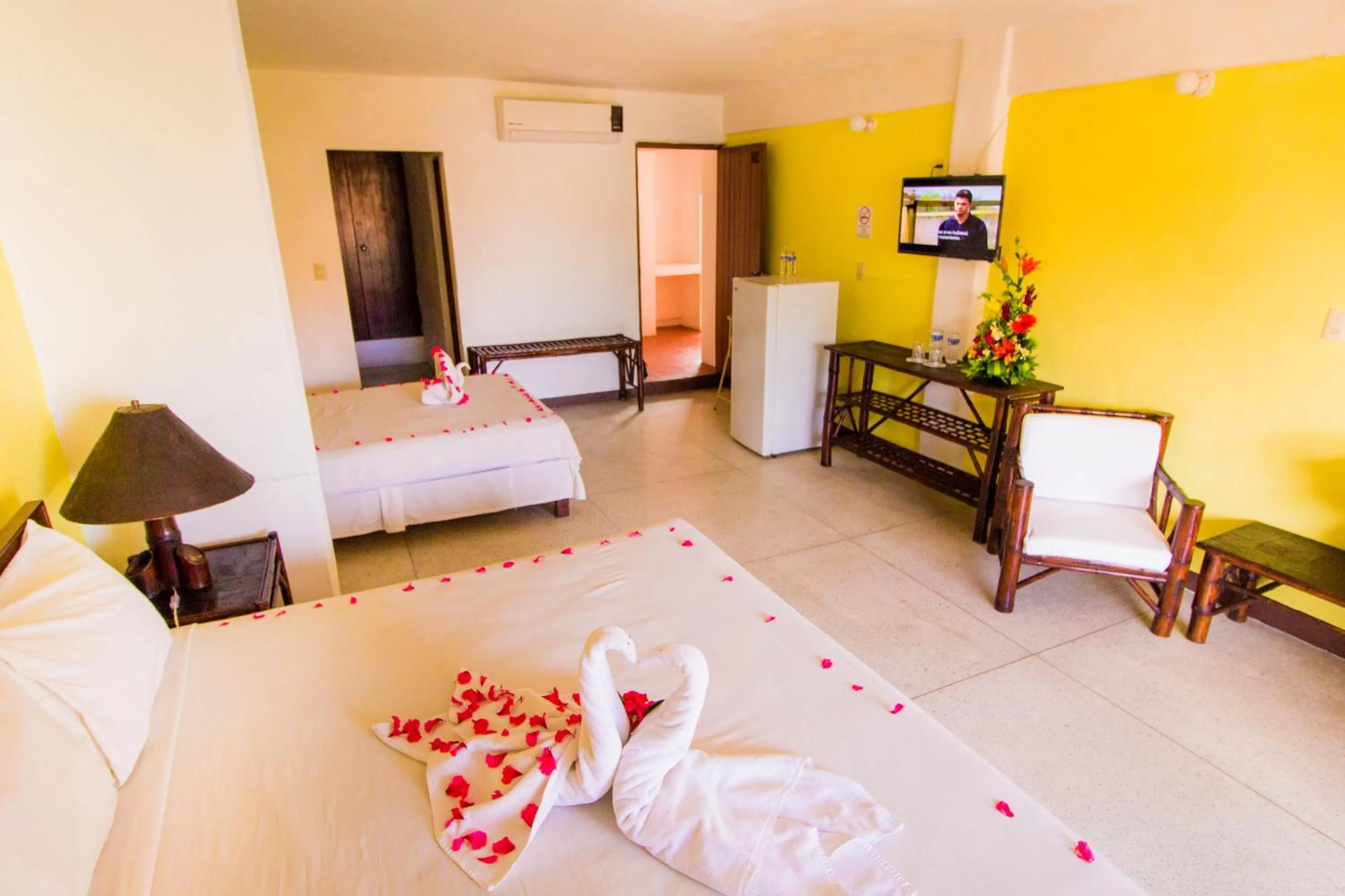 Bedroom, Bed in Hotel Zihua Caracol