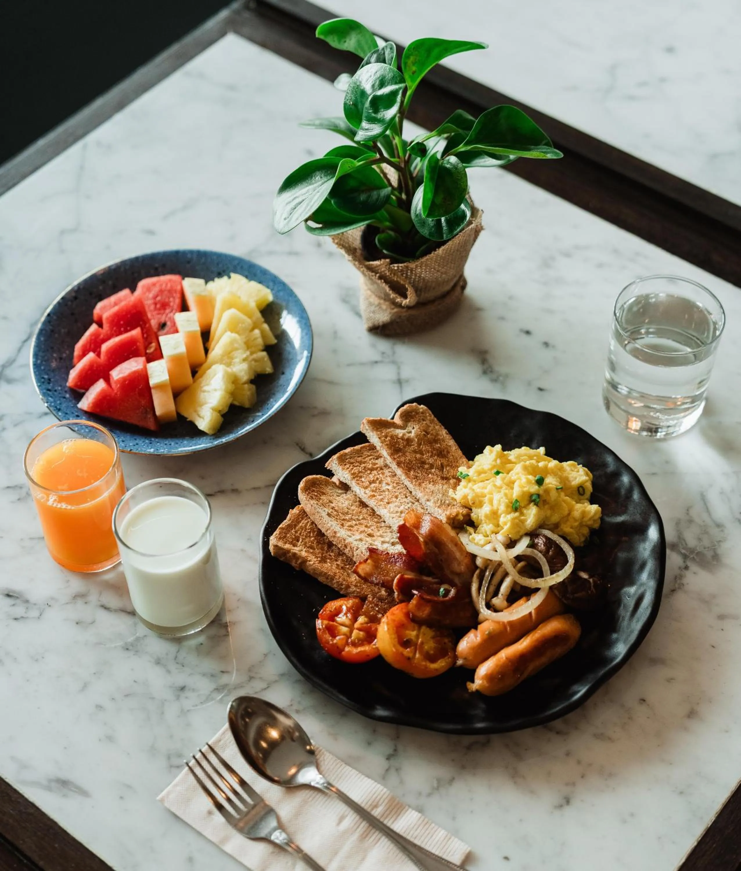 Restaurant/places to eat in Indochina Hotel