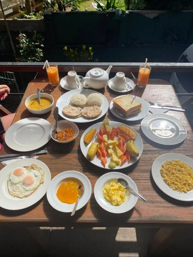 Restaurant/places to eat in Hotel Mango Garden