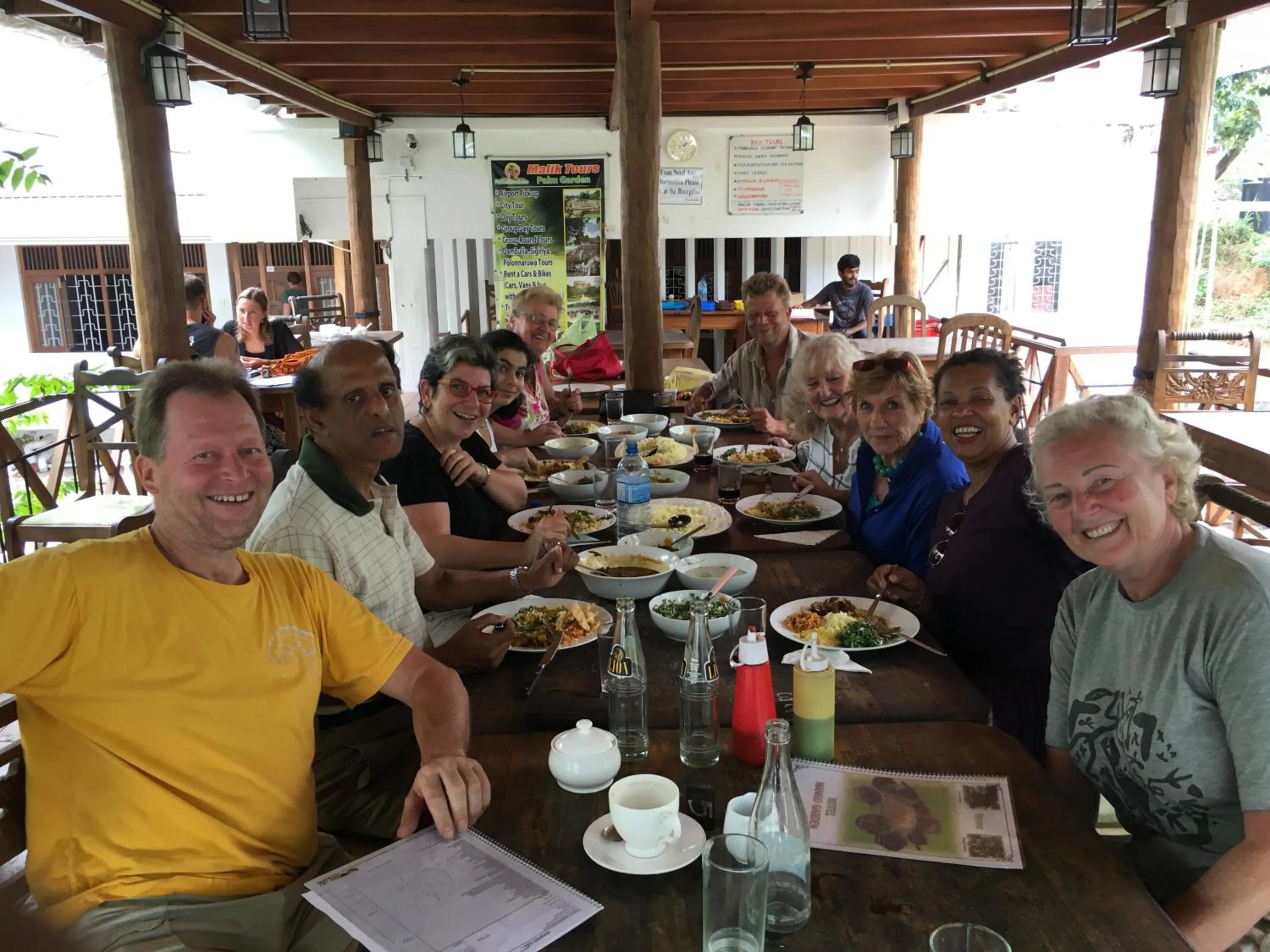 Restaurant/places to eat in Hotel Mango Garden