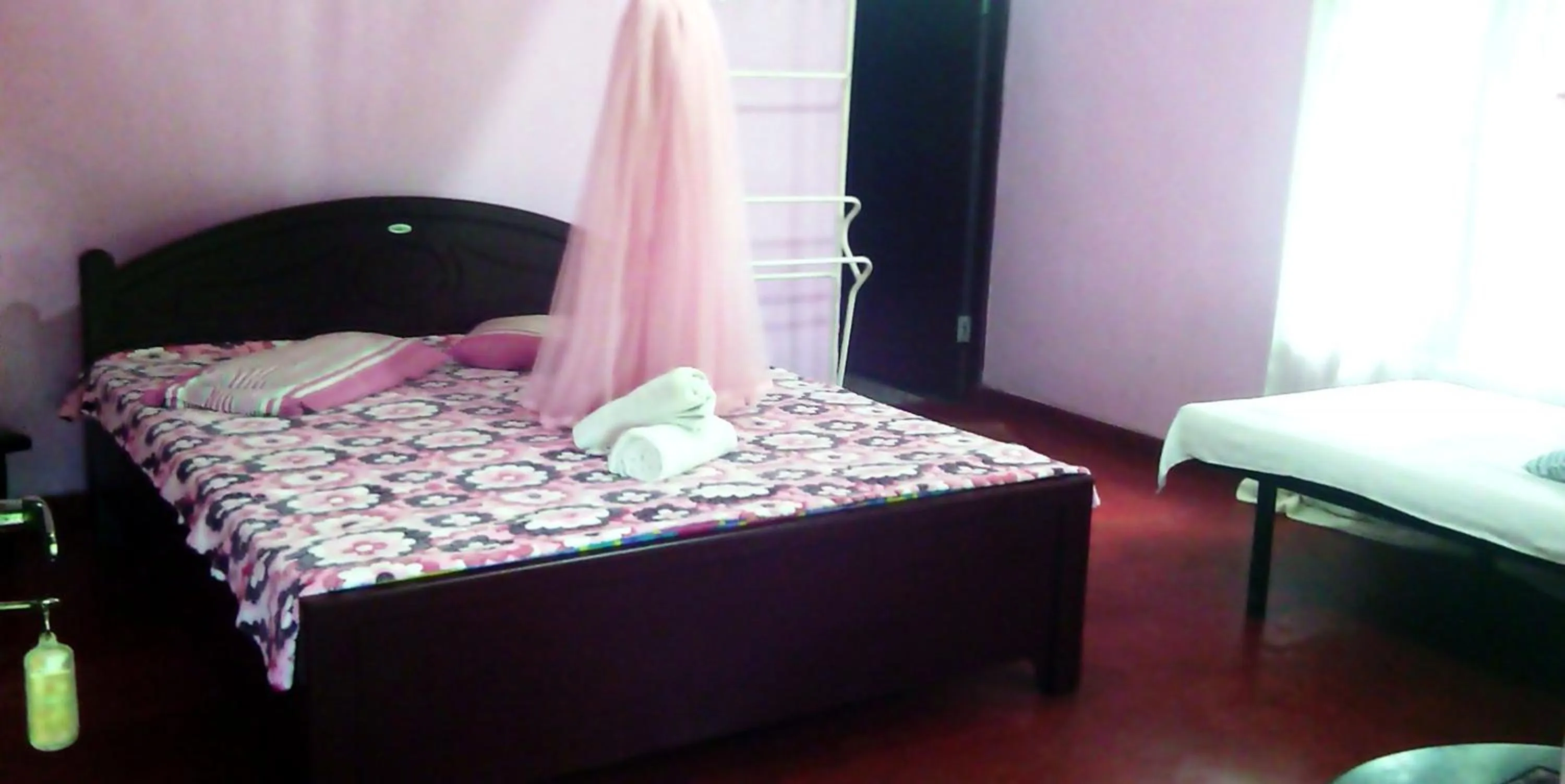 Bed in Haniffas Holiday Inn