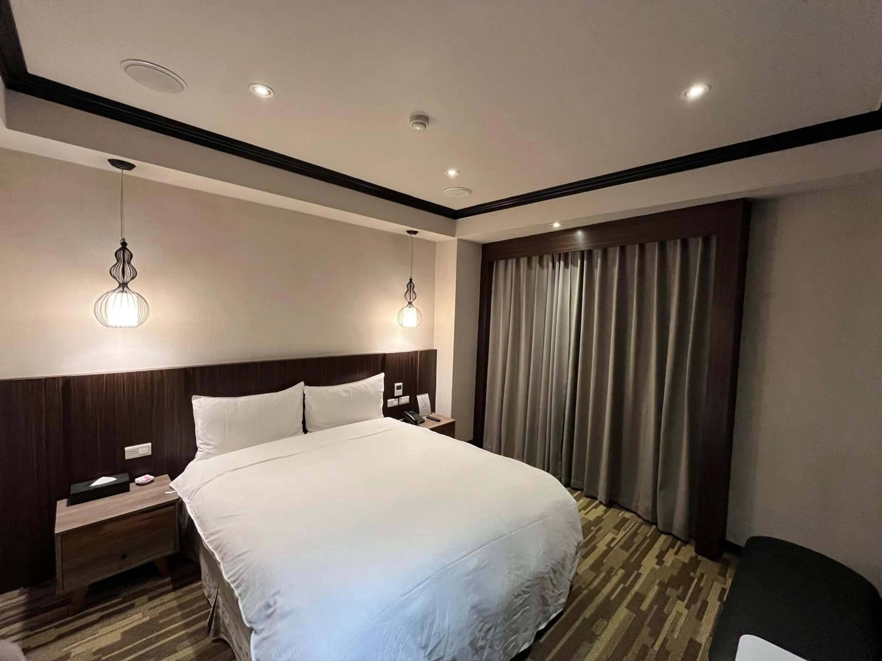 Photo of the whole room, Bed in Grace Hotel