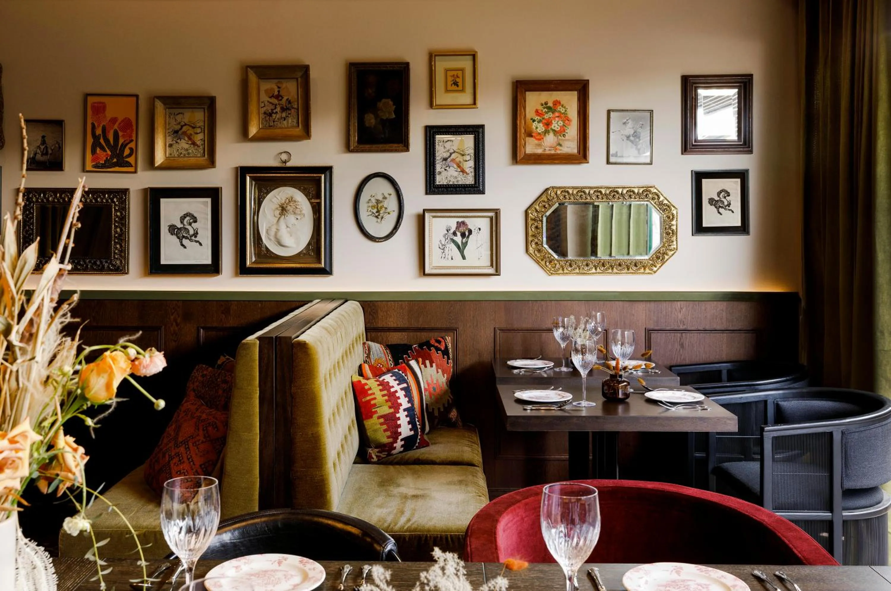 Dining area in Gravity Haus Denver