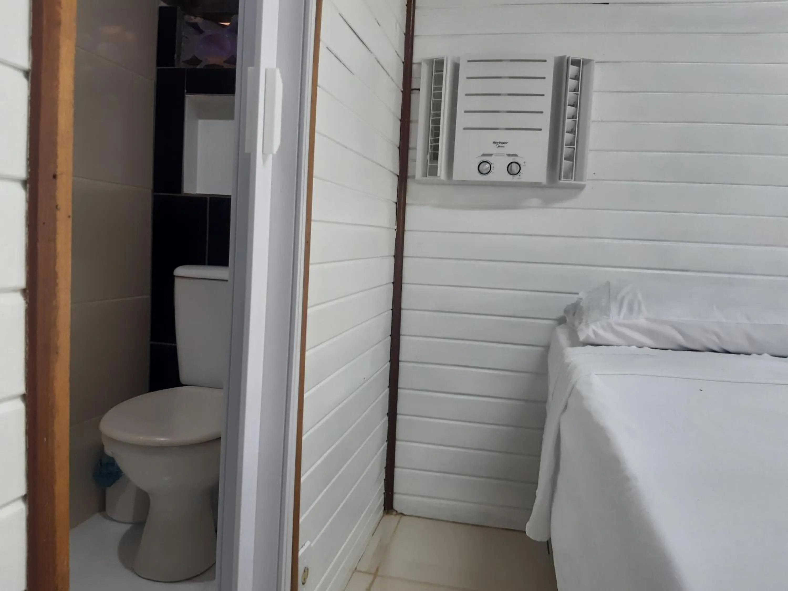 Toilet in Raio de Sol pousada & camping