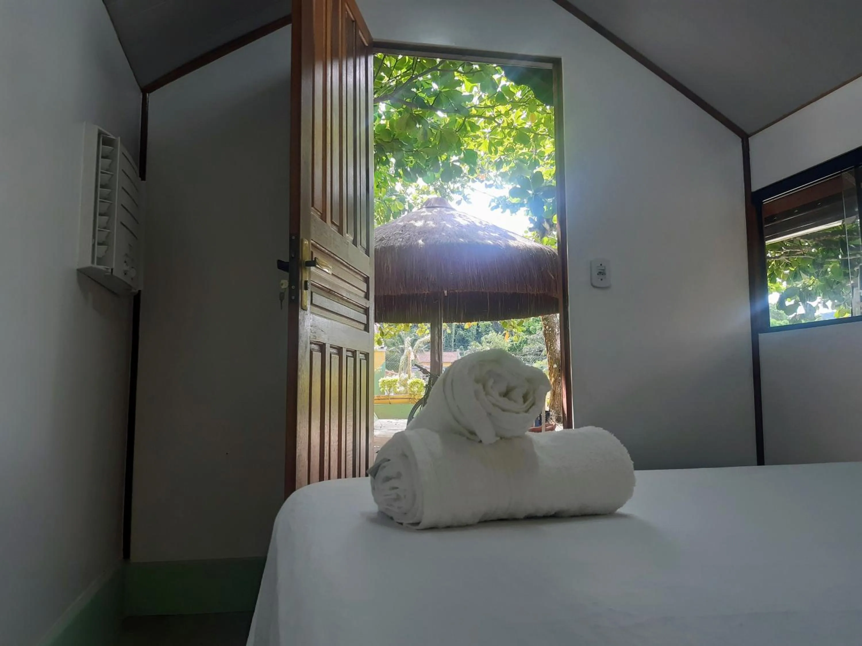 View (from property/room), Bed in Raio de Sol pousada & camping