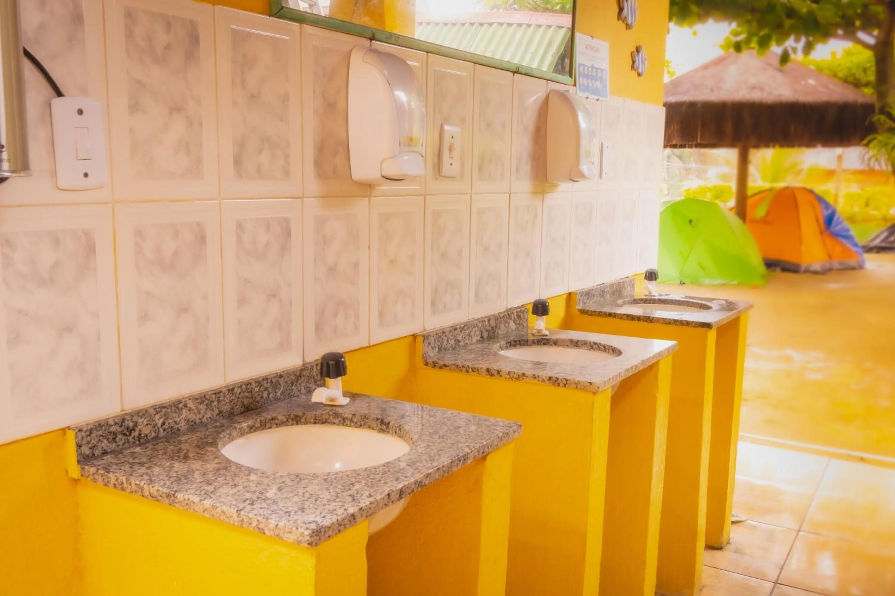 Bathroom in Raio de Sol pousada & camping