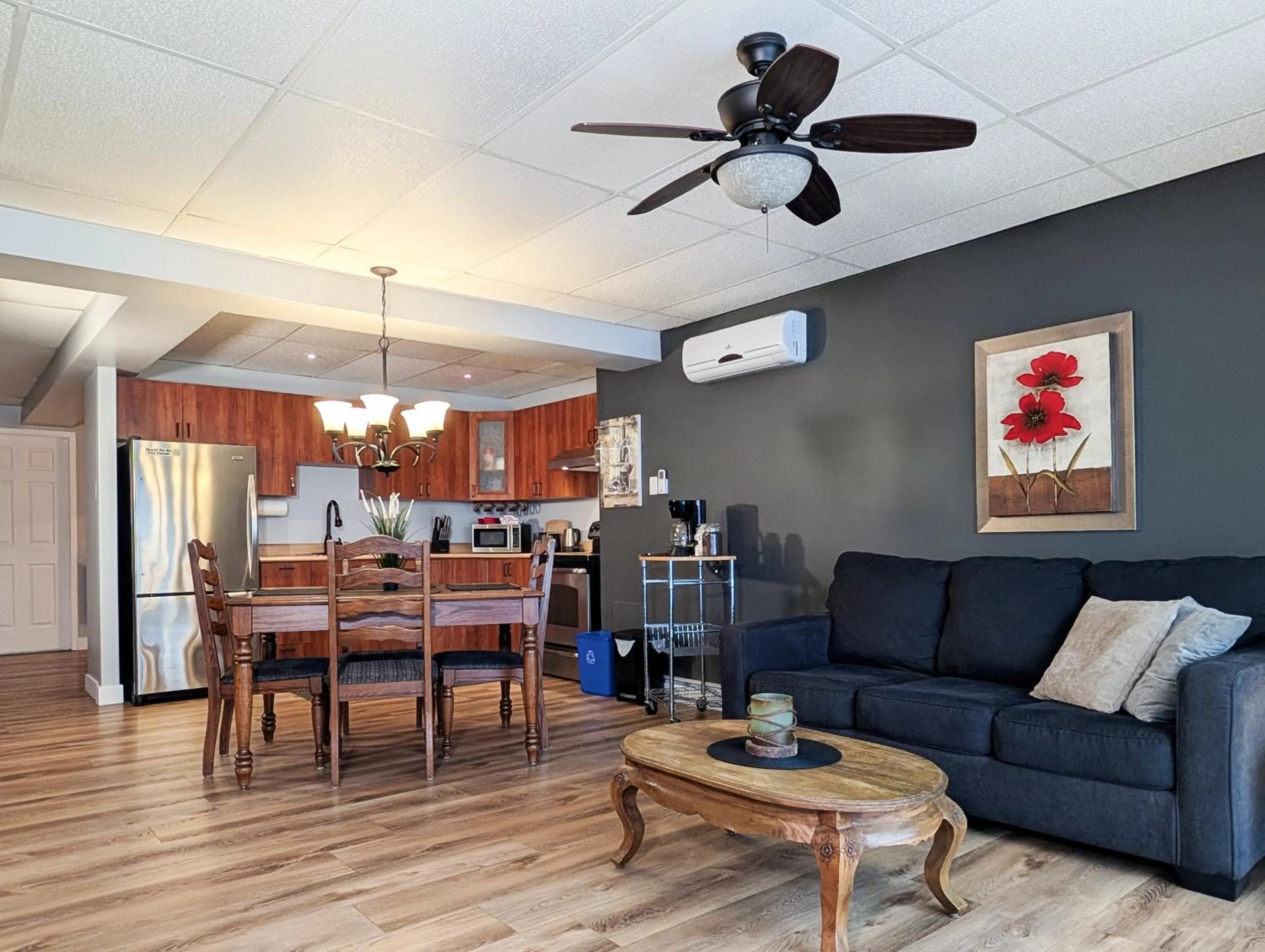 Kitchen or kitchenette in Hébergement Harvey