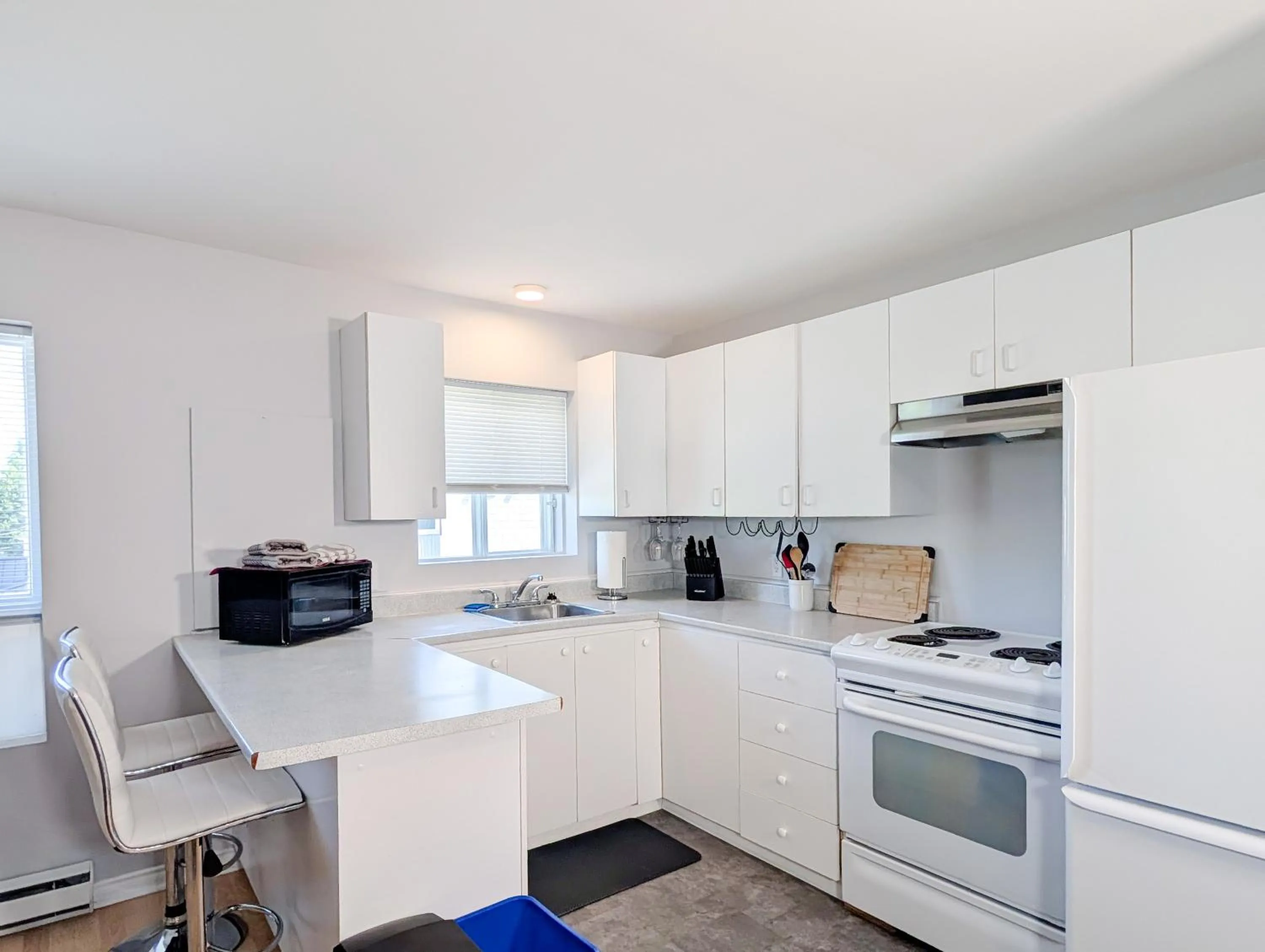 Kitchen or kitchenette in Hébergement Harvey