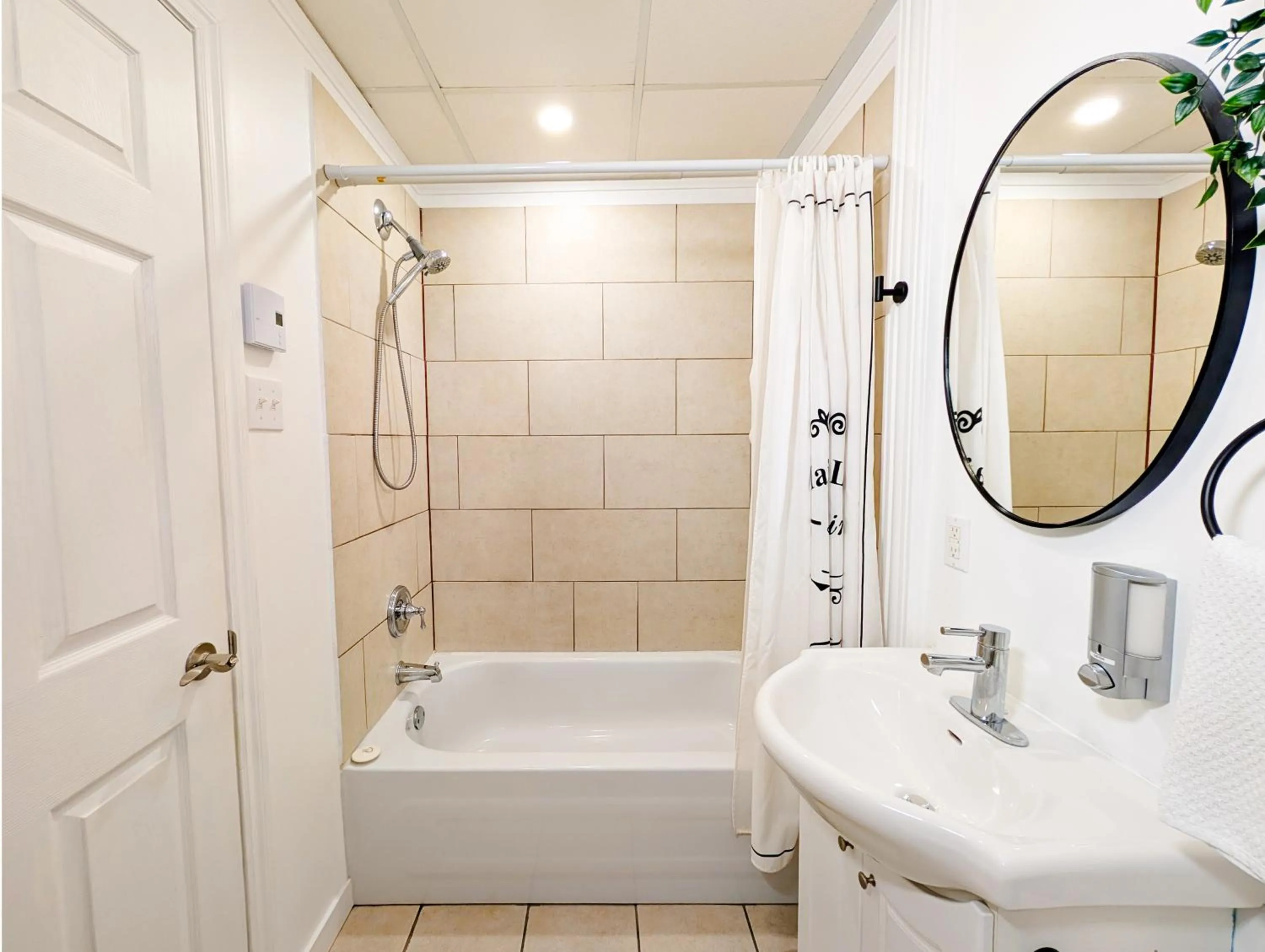 Shower in Hébergement Harvey