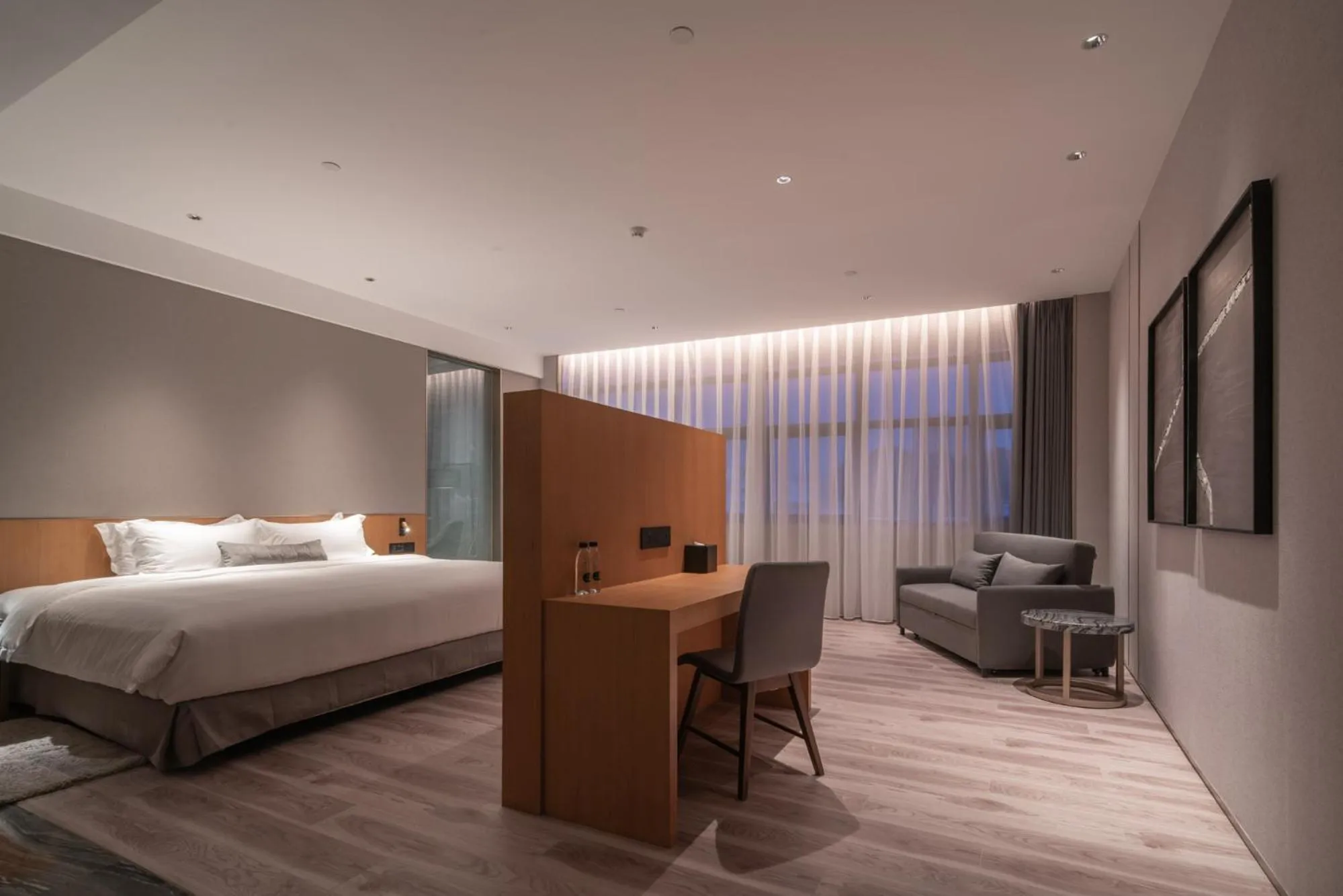 Bed in The Luzerne Hotel