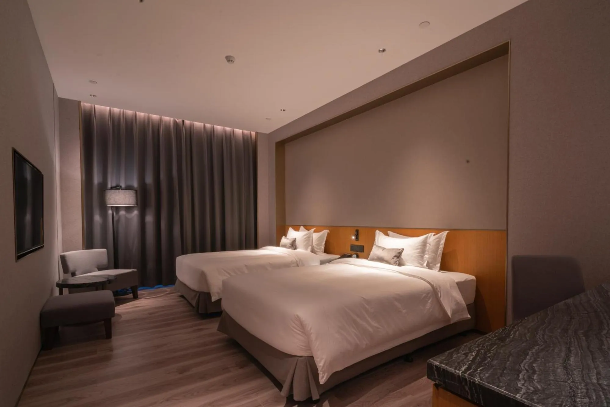 Bed in The Luzerne Hotel