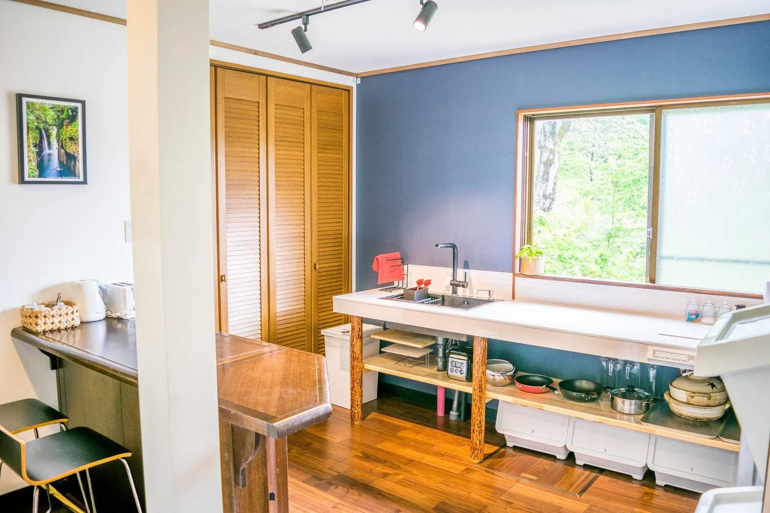 Communal kitchen in Myoko House
