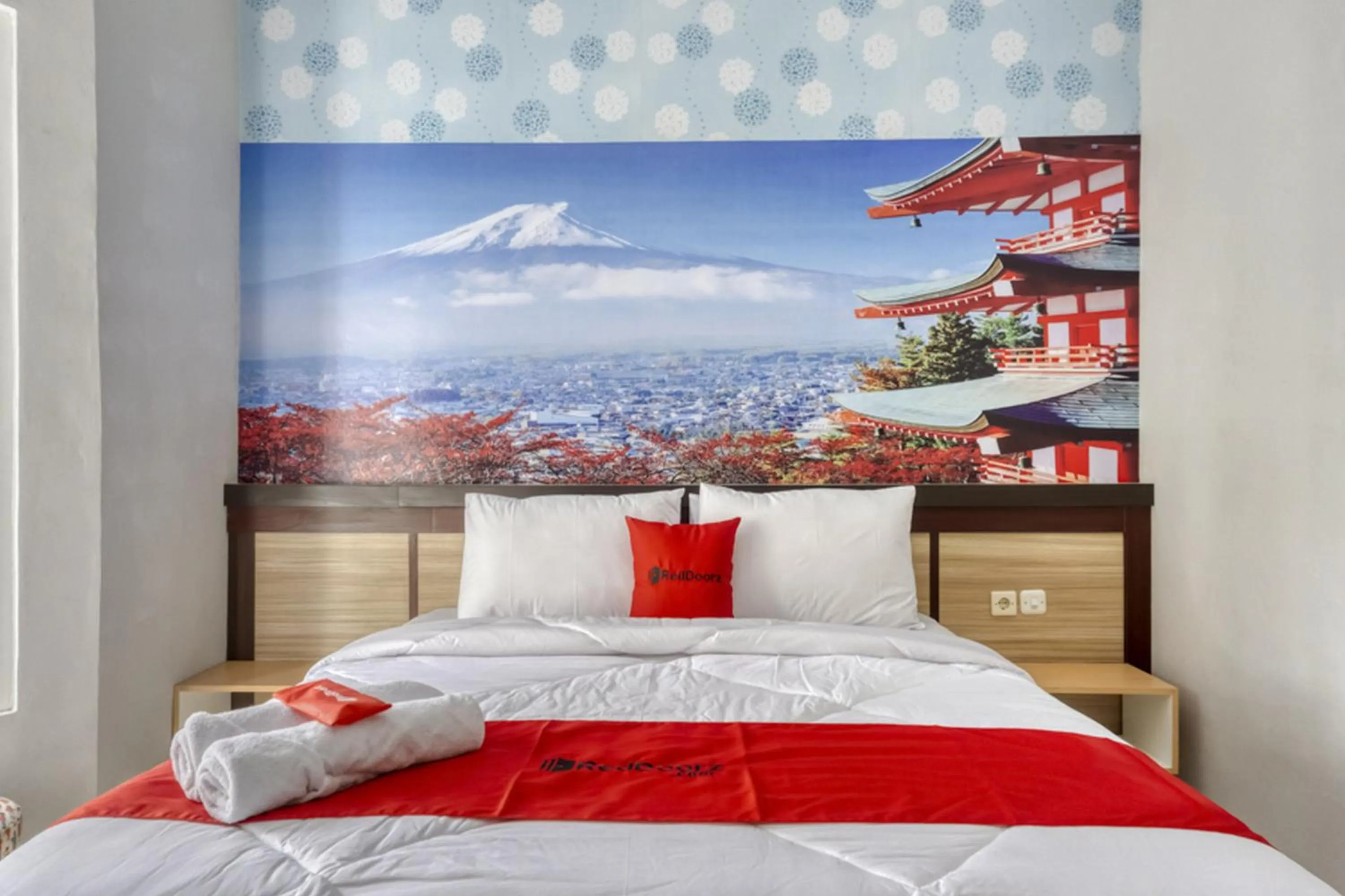 Bedroom, Bed in RedDoorz near Sindu Kusuma Edupark 2