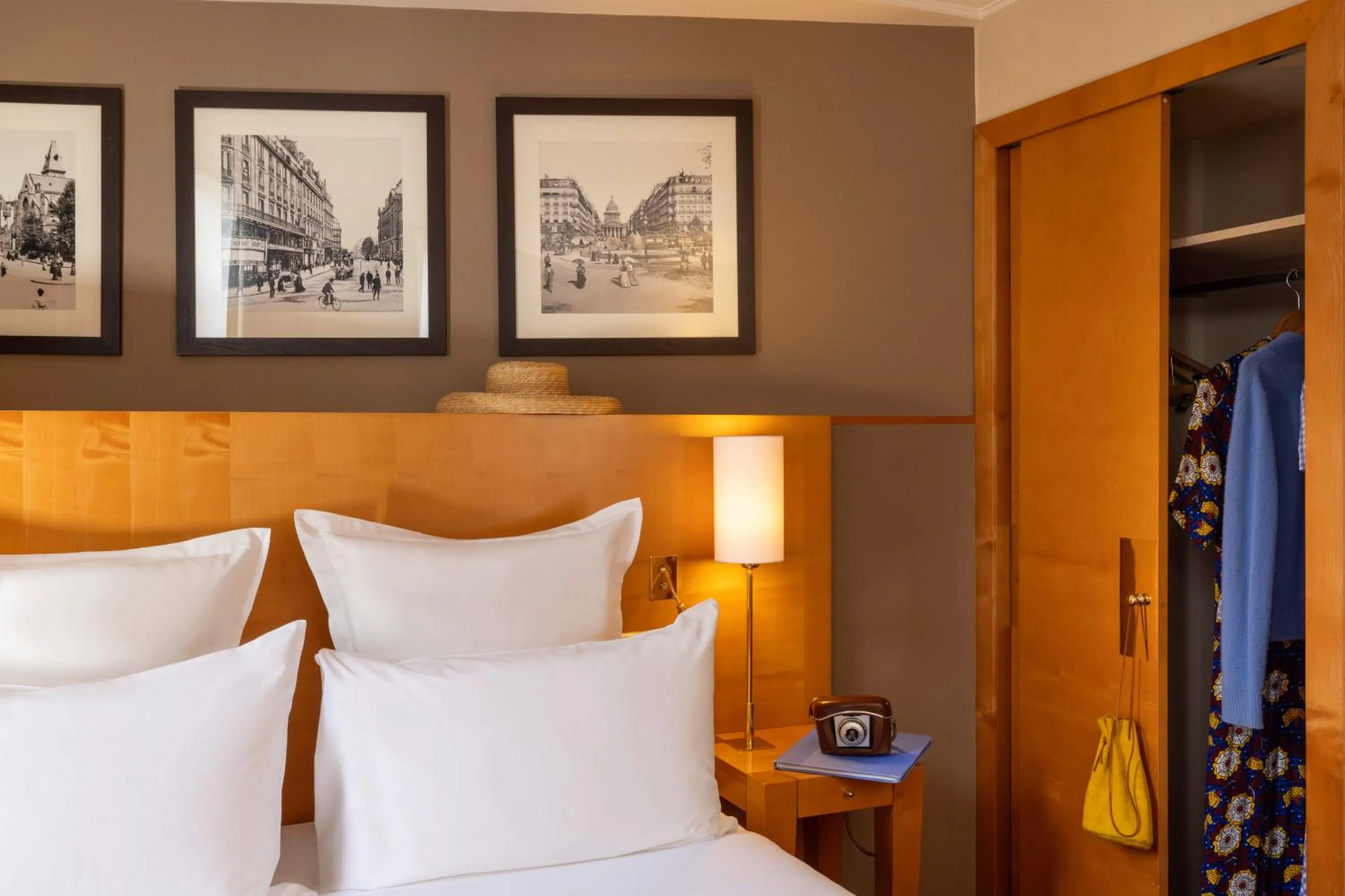 Bed in Royal Saint Michel