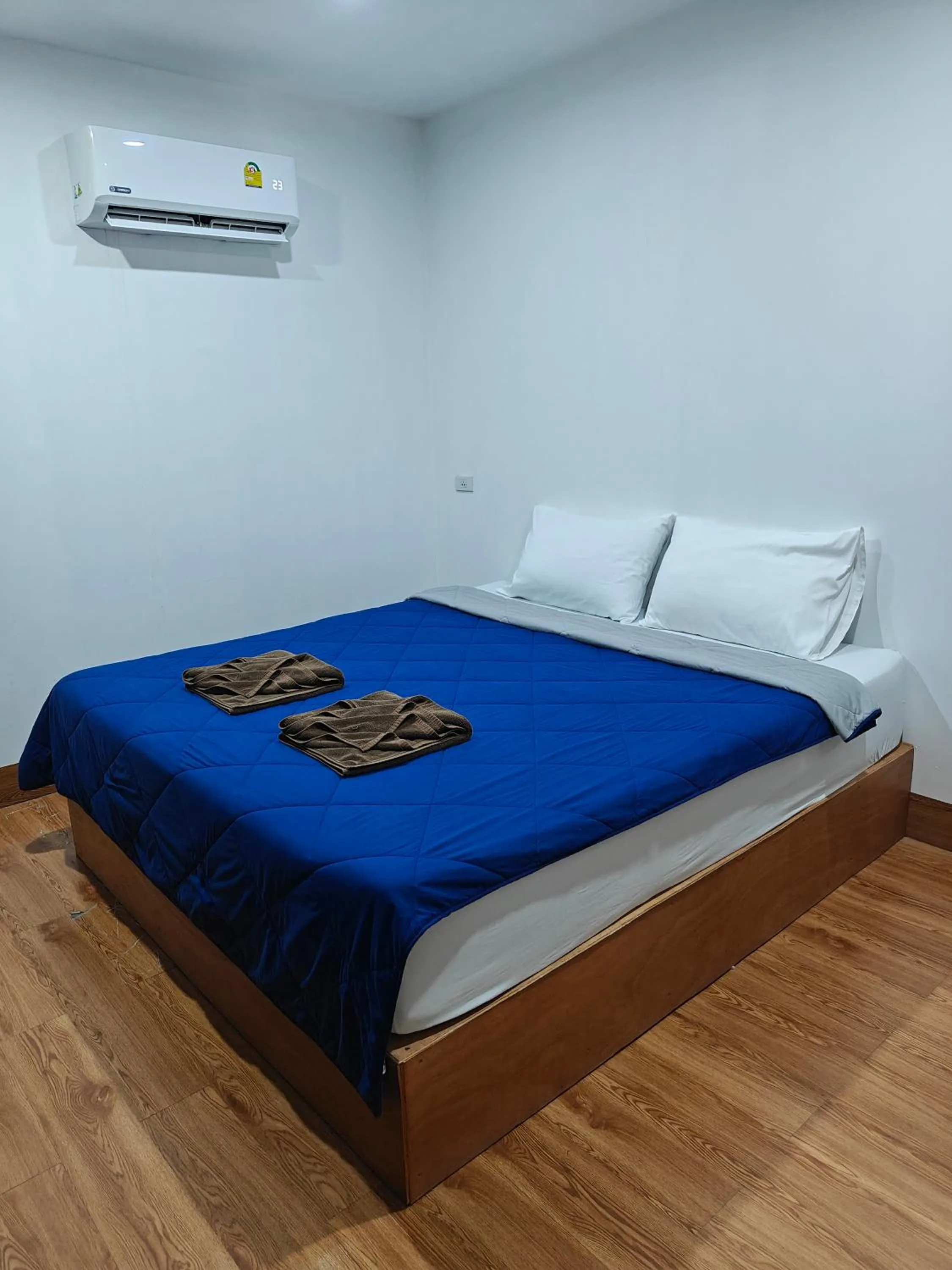 Bed in Aladdin Guest House