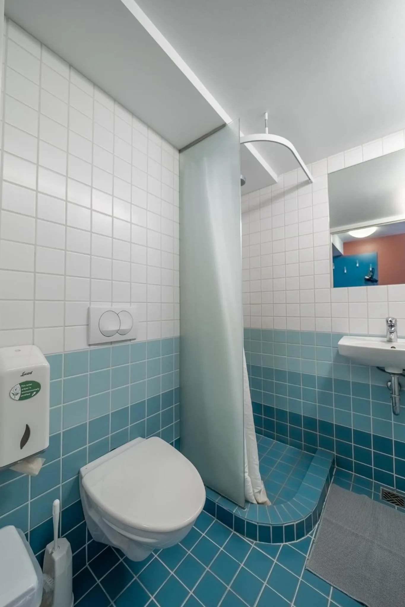 Bathroom in Loft - HI Eco Hostel